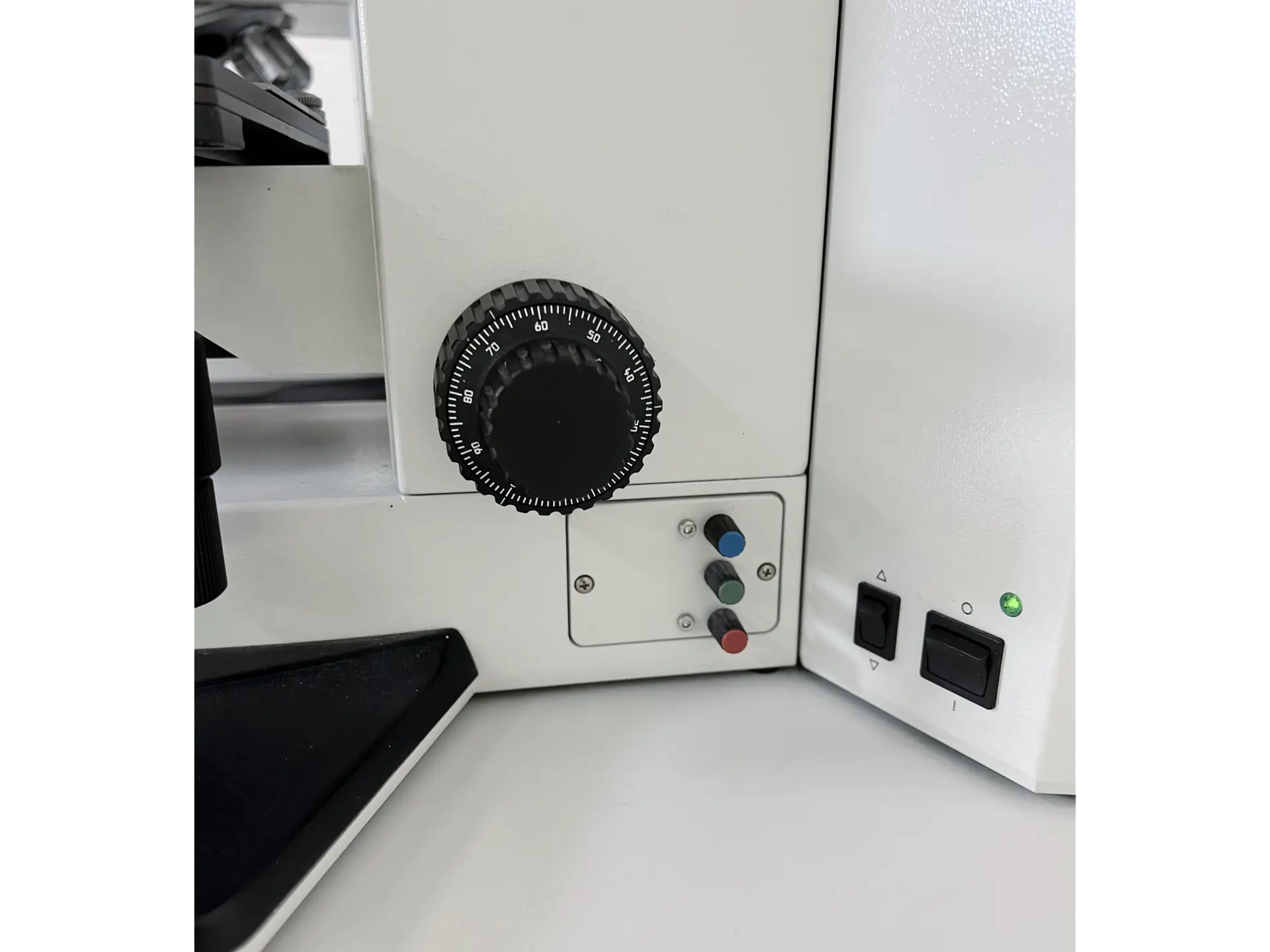 10 Leica DMR Microscope System