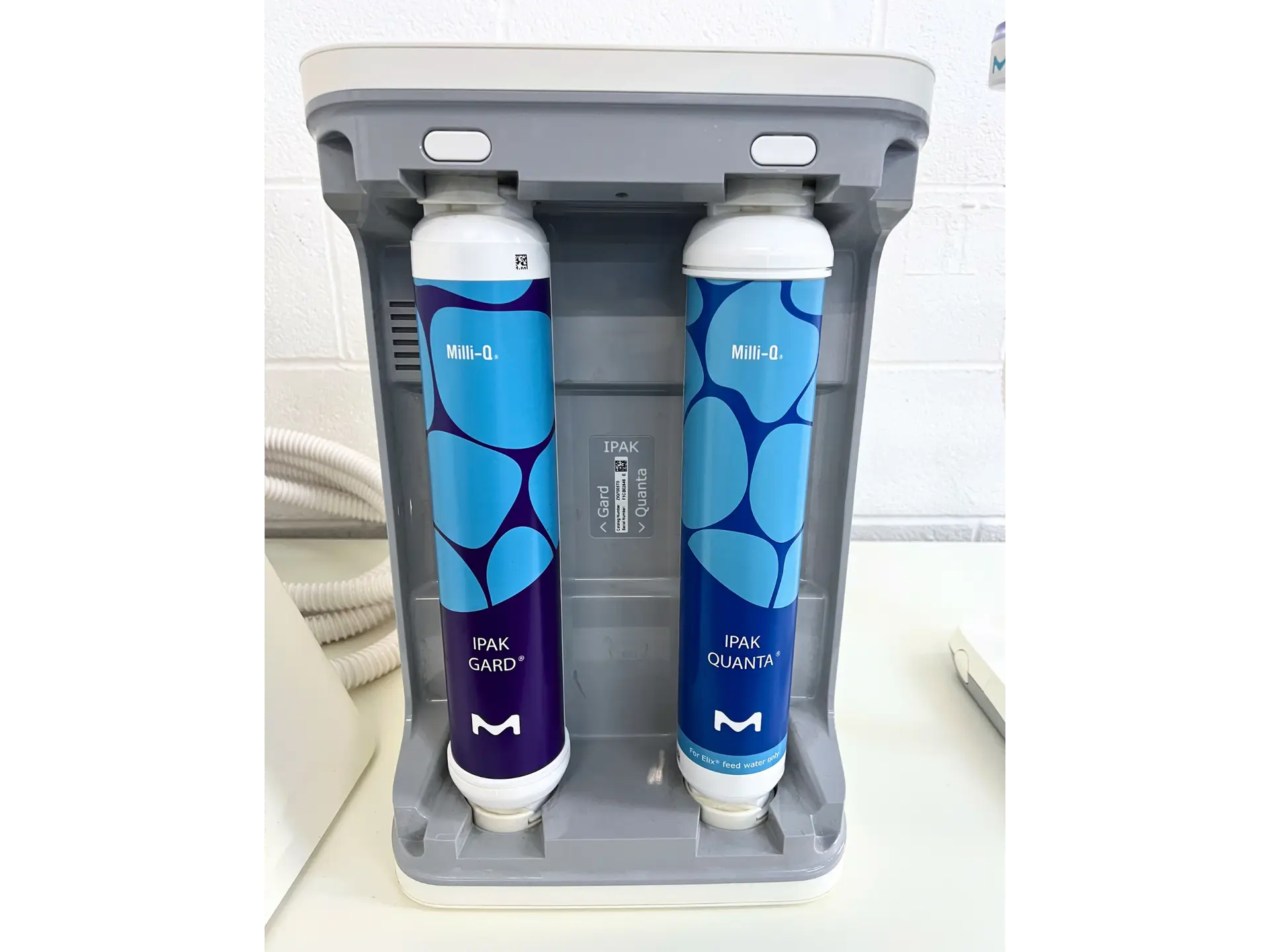 12 Milli-Q IQ 7005 Water Purification System