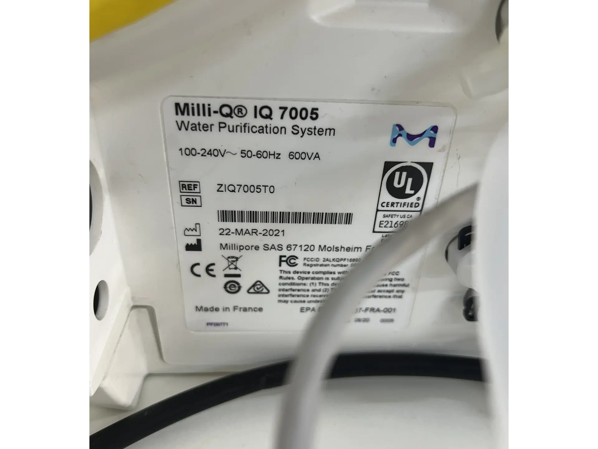 19 Milli-Q IQ 7005 Water Purification System