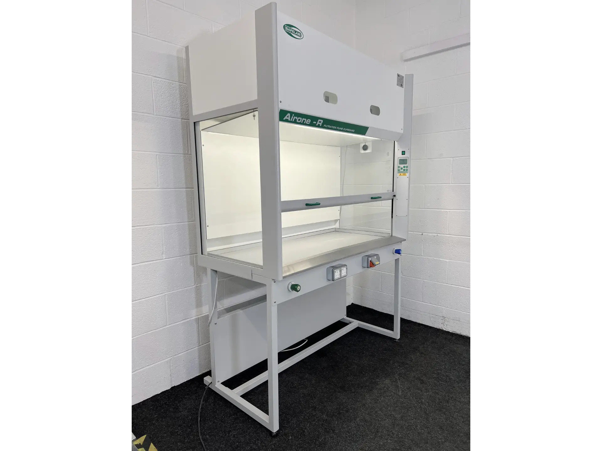 3 SafeLab Airone-R Filtration Fume Cupboard