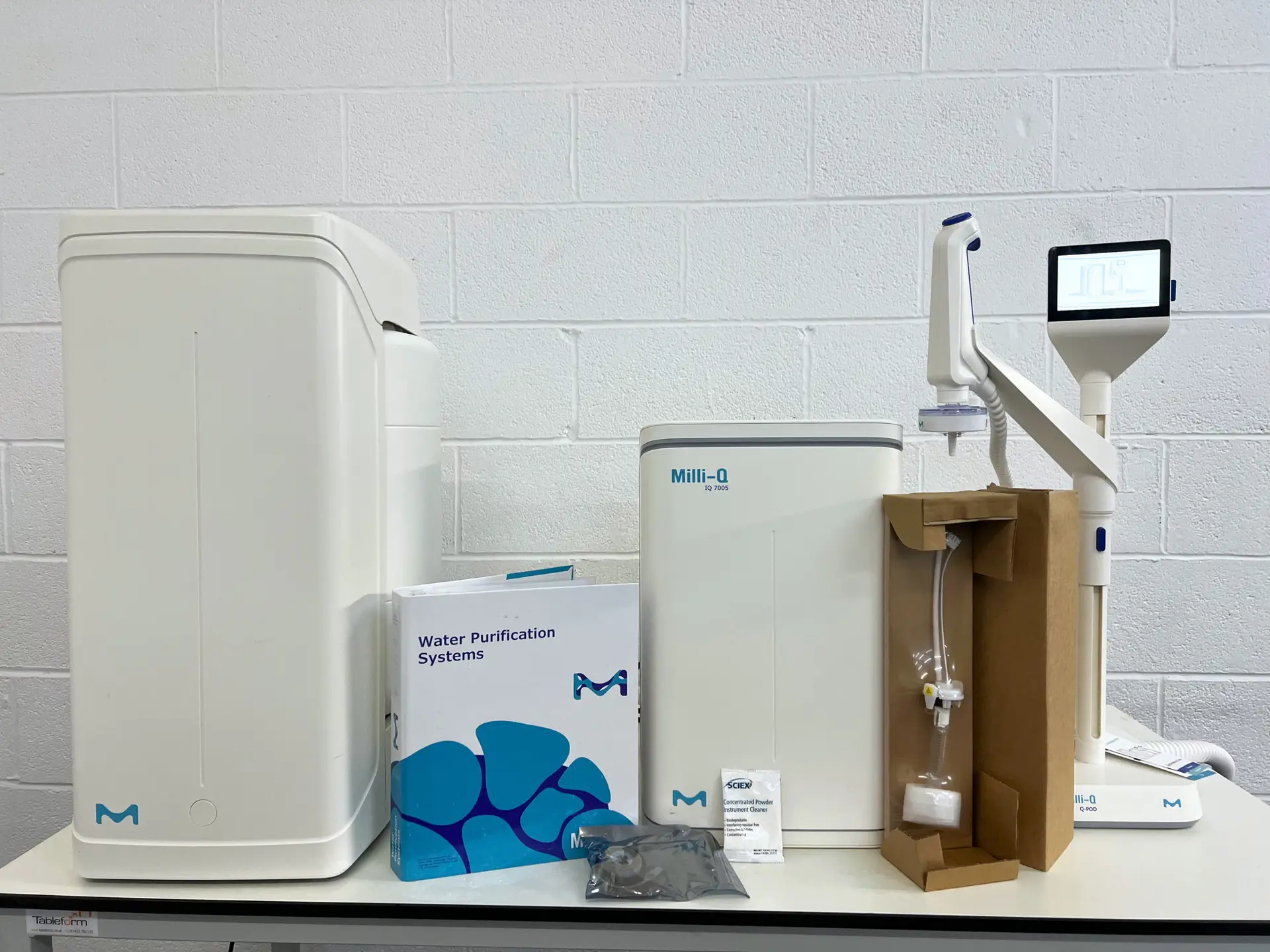 4 Milli-Q IQ 7005 Water Purification System