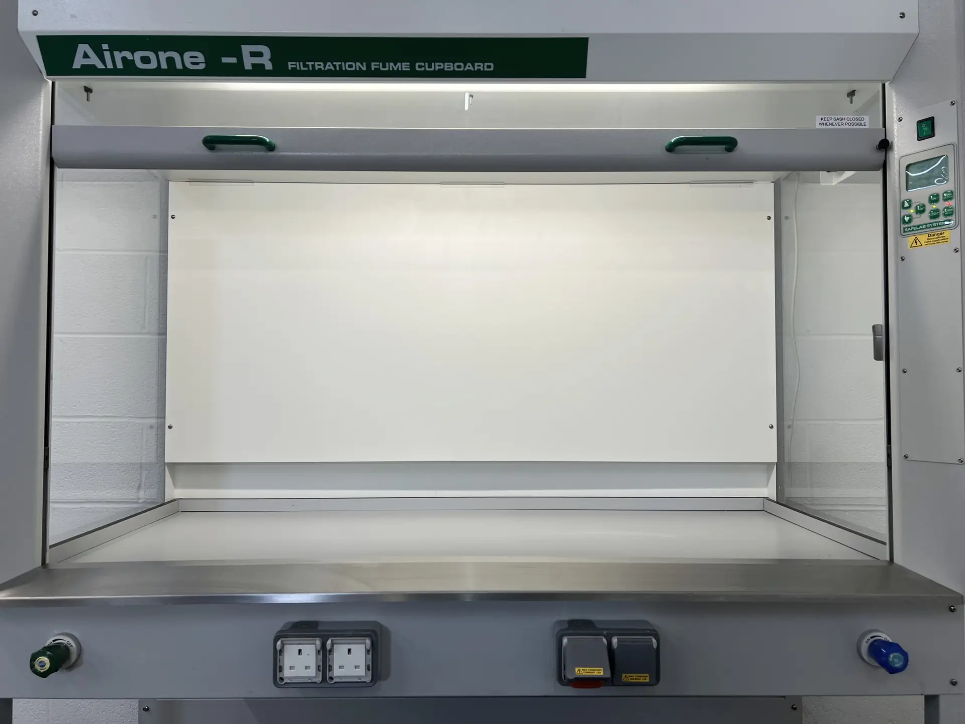 4 SafeLab Airone-R Filtration Fume Cupboard
