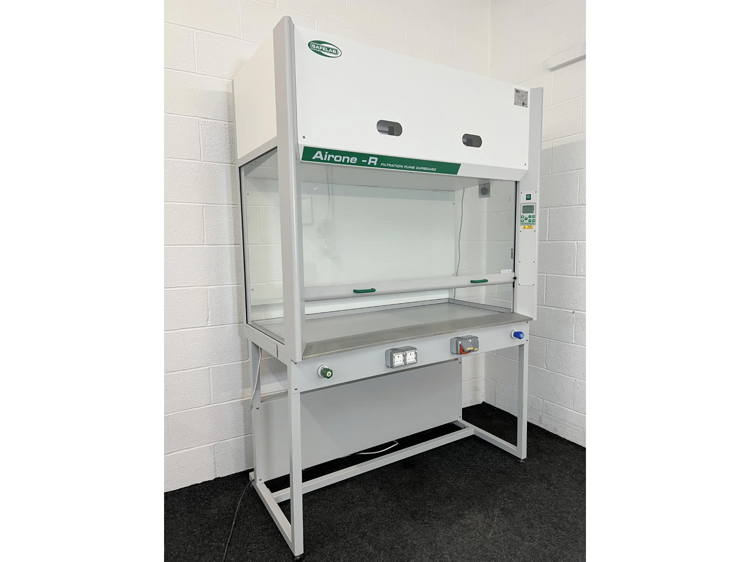 5 SafeLab Airone-R Filtration Fume Cupboard