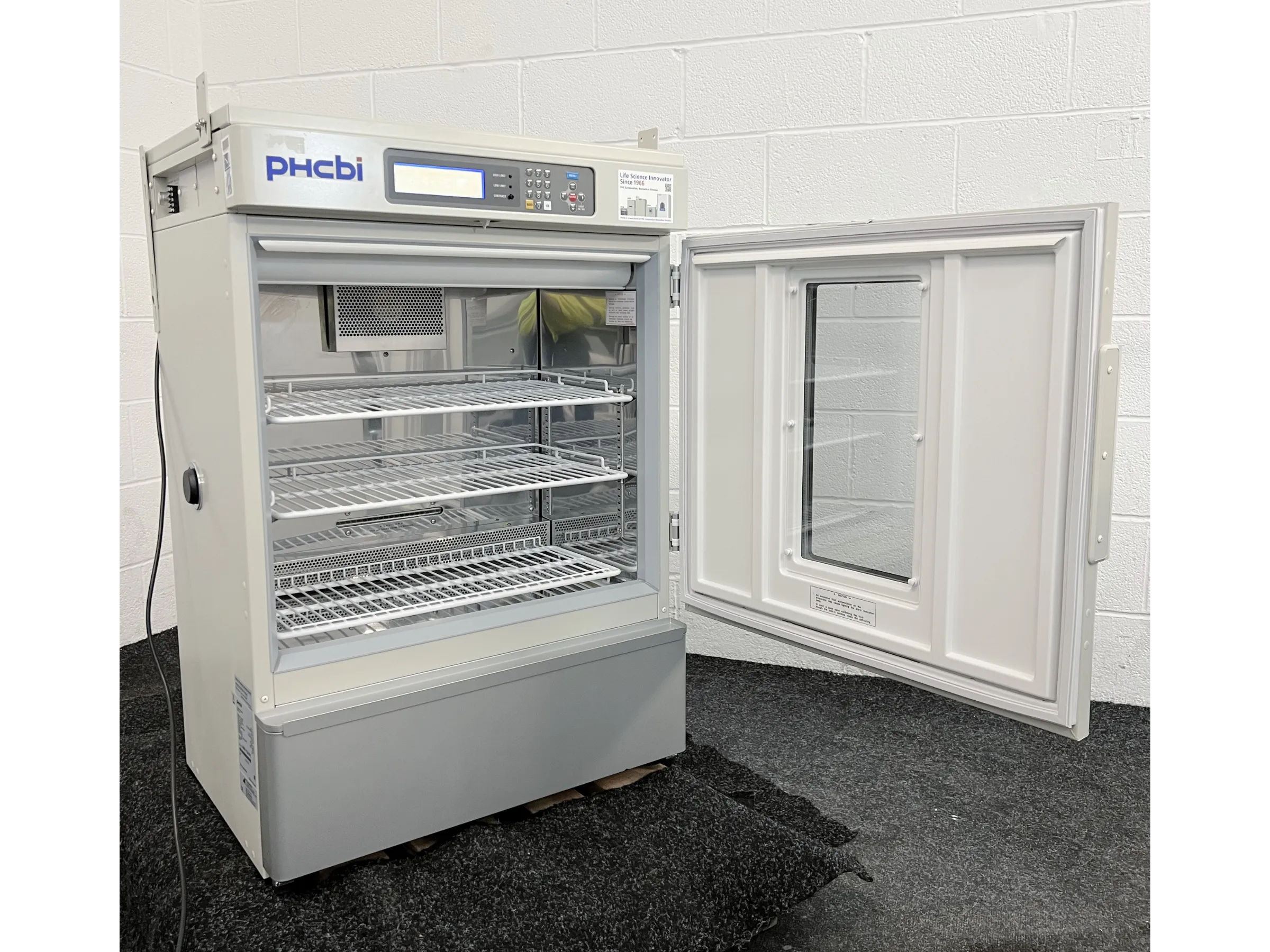 7 PHCBI MIR-154 Cooled Incubator
