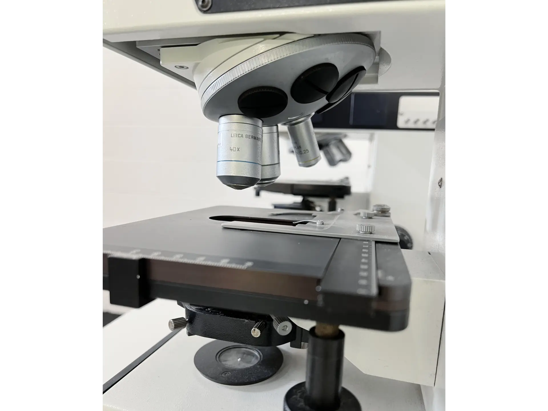 8 Leica DMR Microscope System