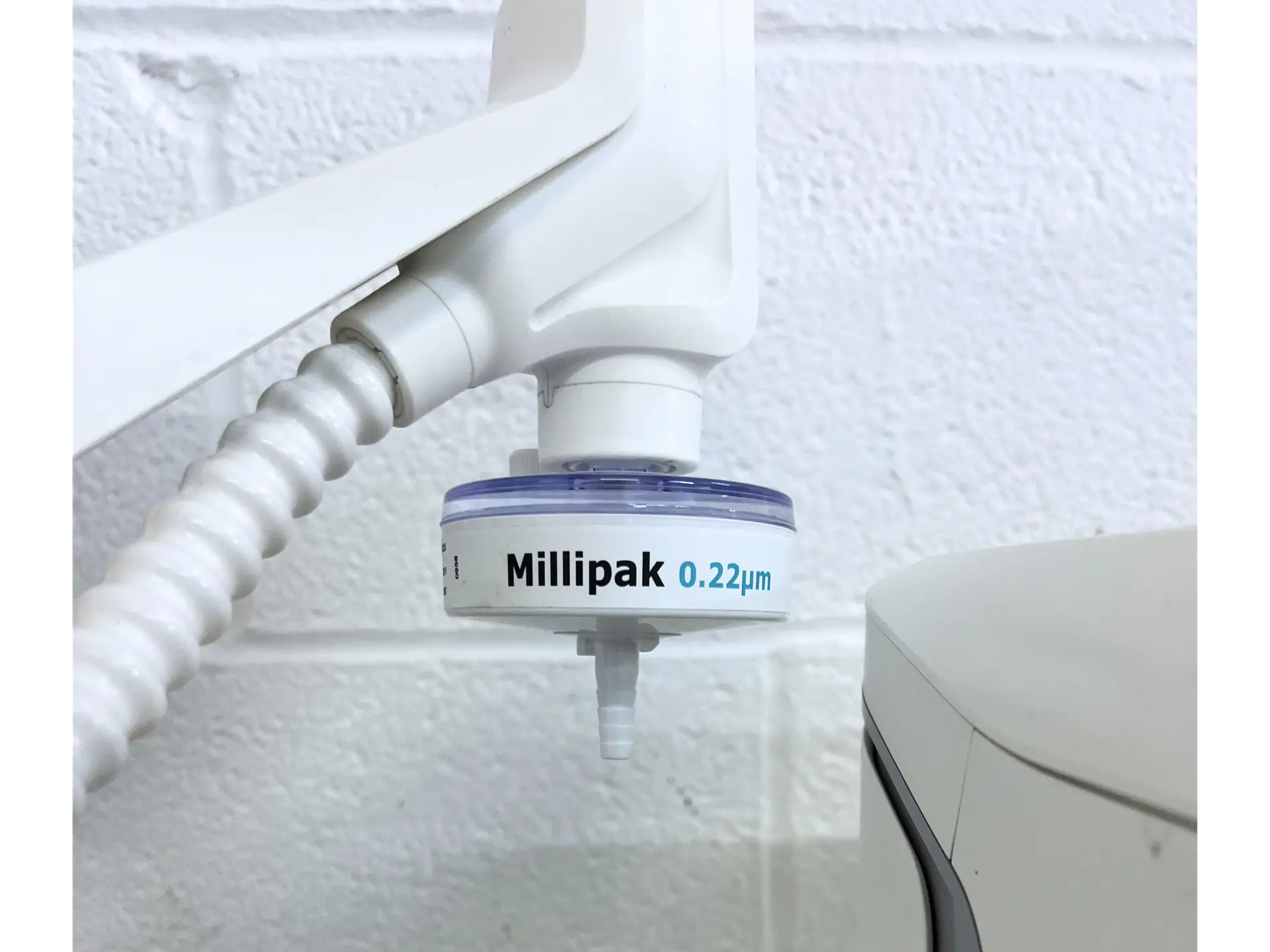8 Milli-Q IQ 7005 Water Purification System