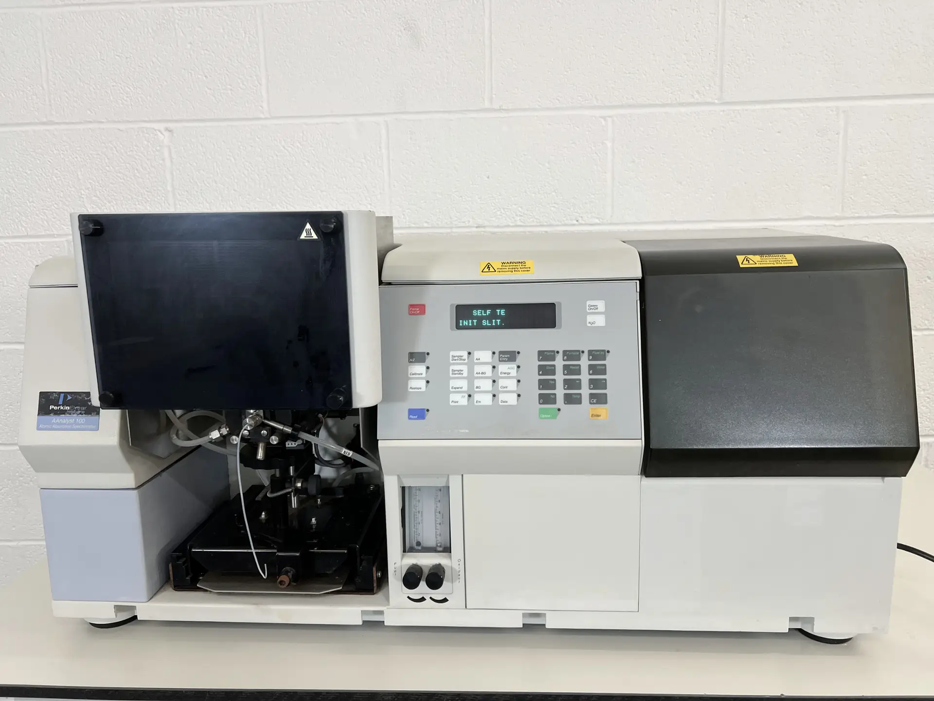 Perkin Elmer AAnalyst 100 Spectrometer
