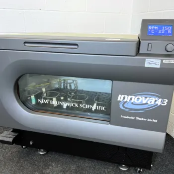 New Brunswick Innova 43 Incubator Shaker