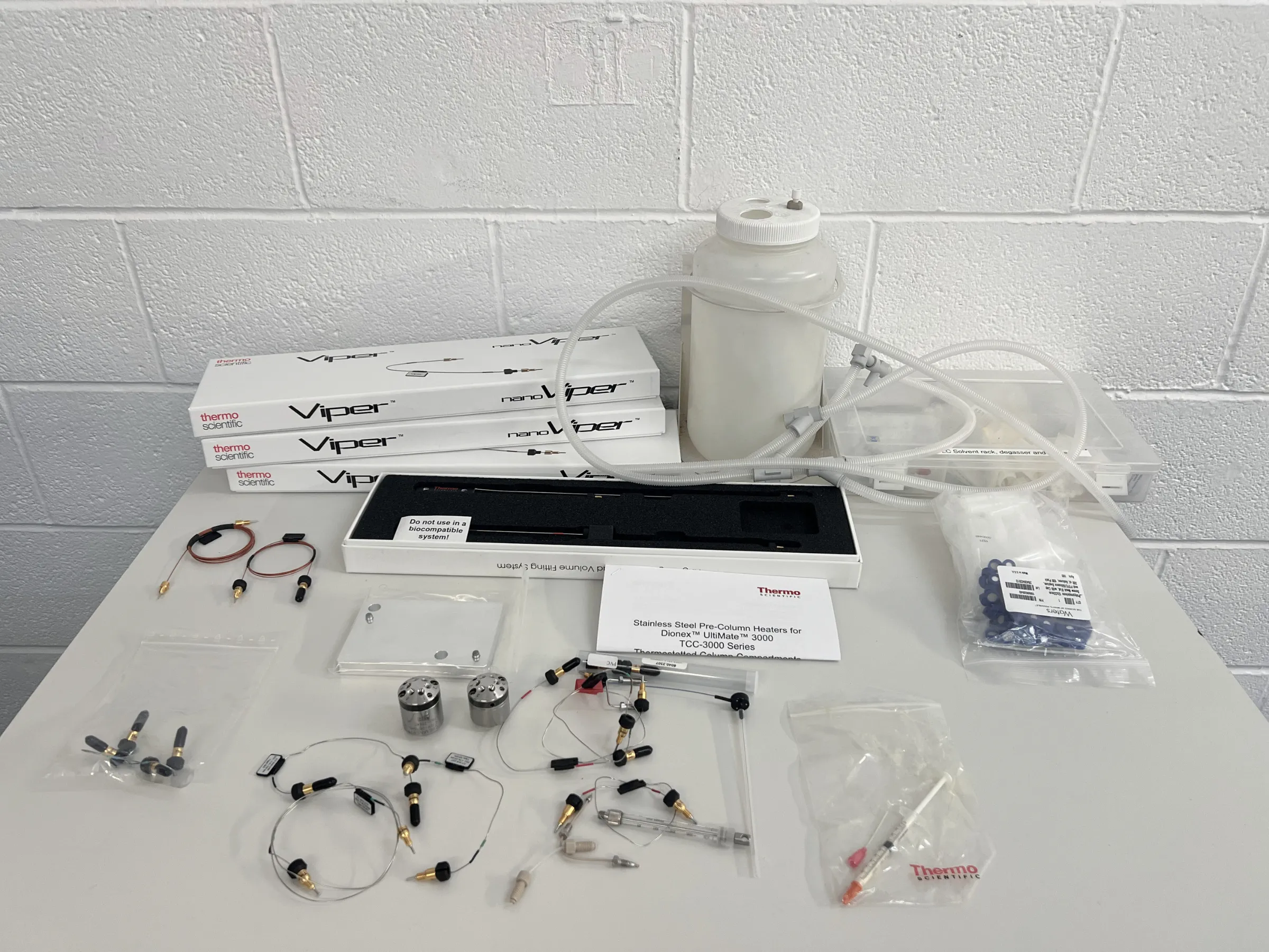 14 Dionex UltiMate 3000 UHPLC System