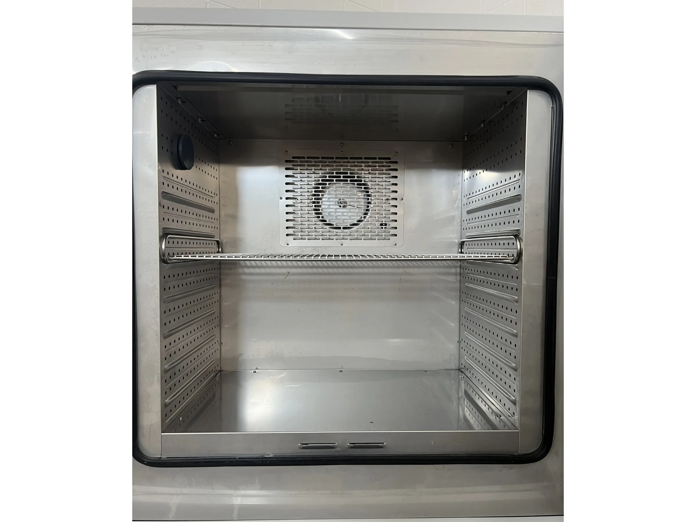 7 Binder MKF 240 Dynamic Climate Chamber