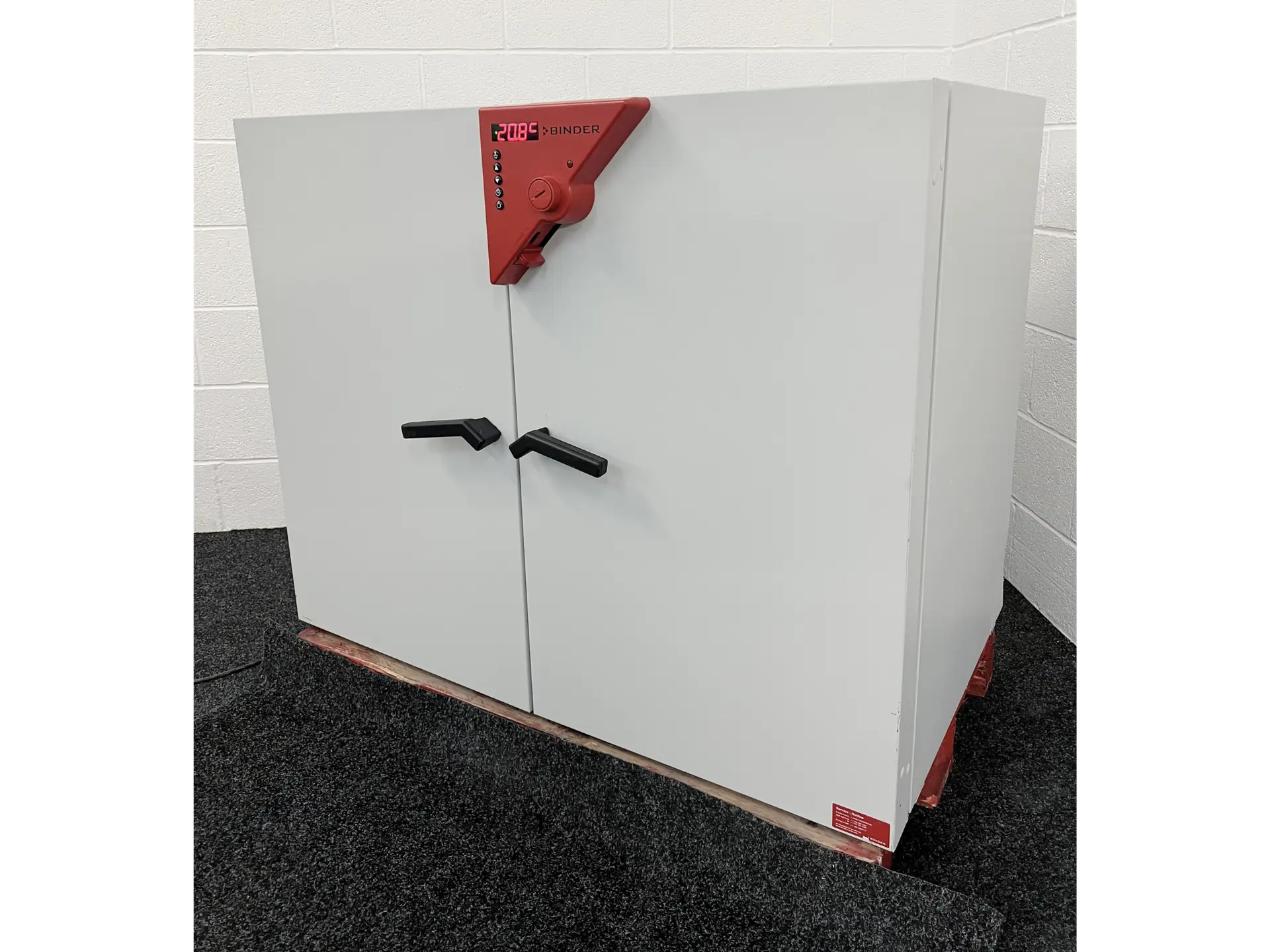 2 Binder BD 400 Incubator