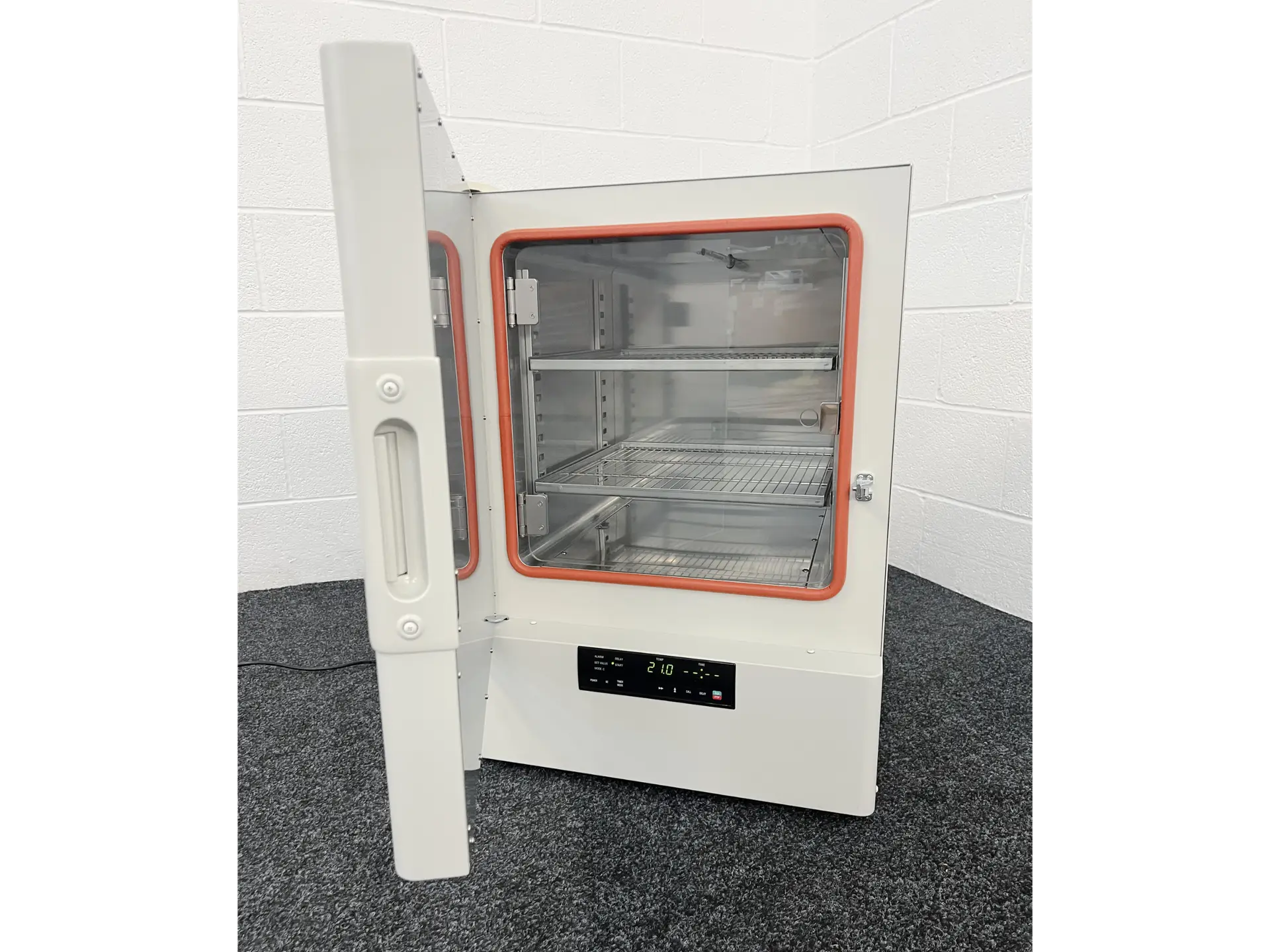 4 PHCBI MIR-H163-PE Heated Incubator