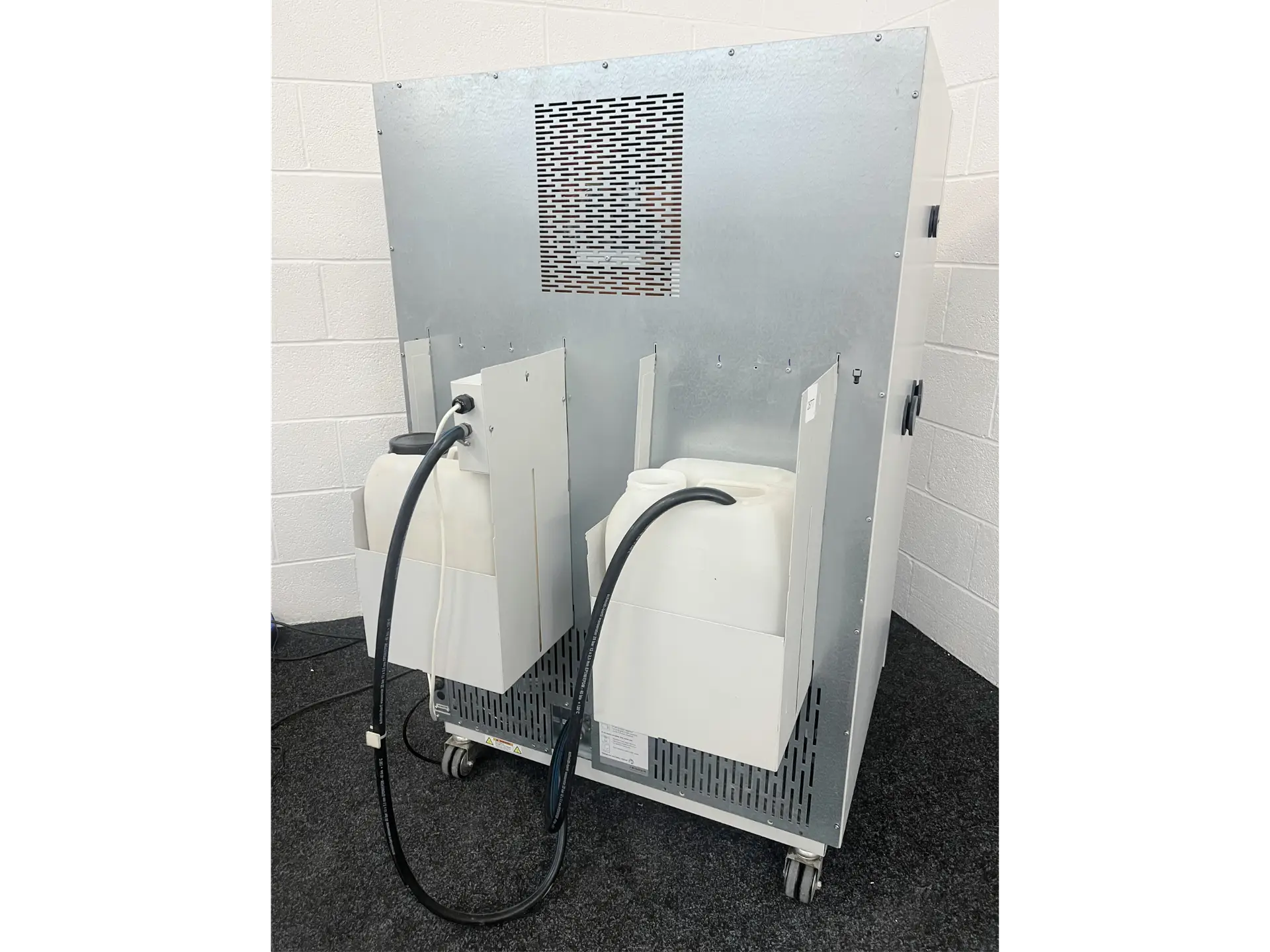 6 Binder KMF-240 Climate Chamber