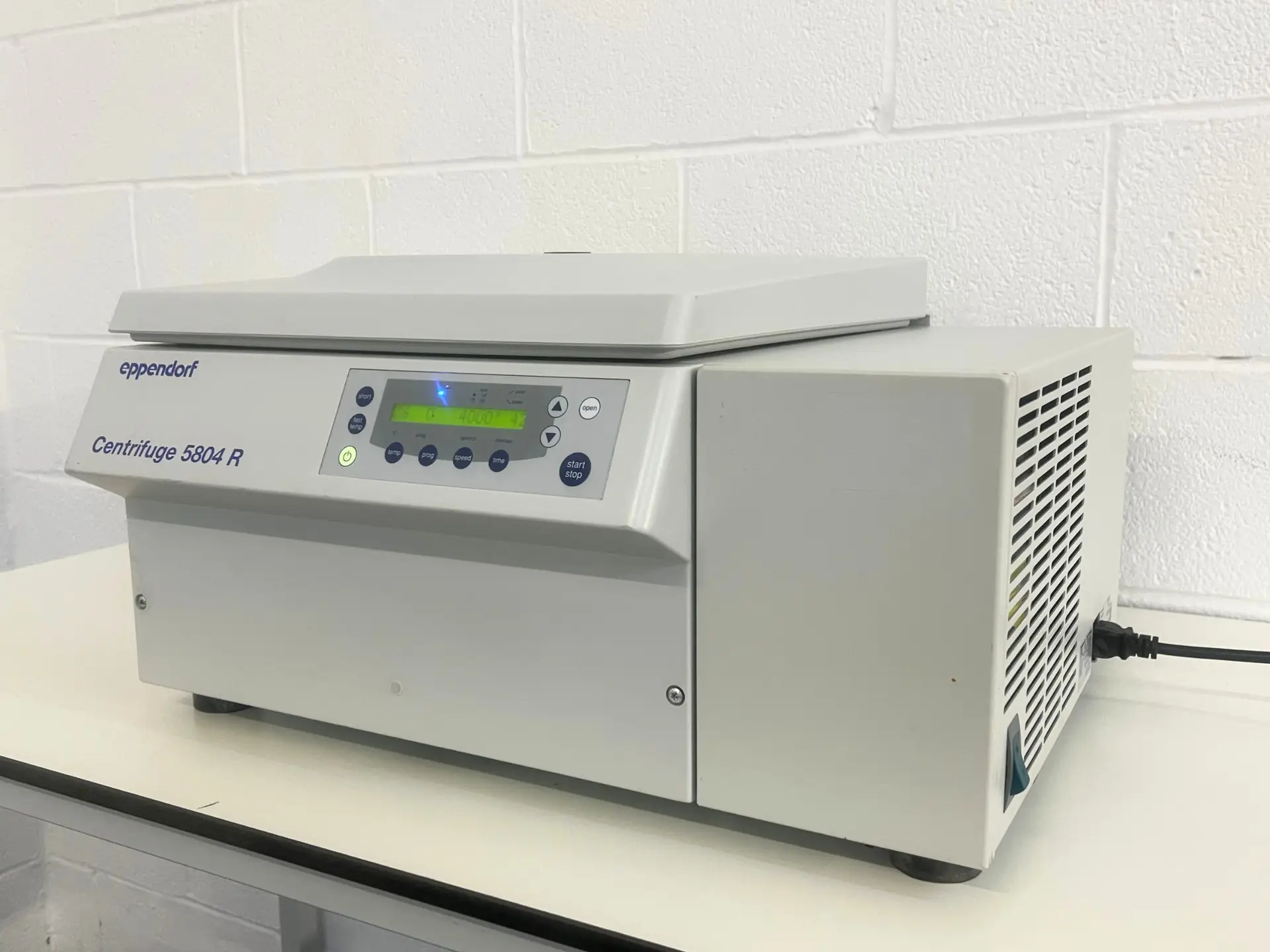 Eppendorf 5804R Centrifuge with S-4-72 Swing Bucket Rotor ( (13)
