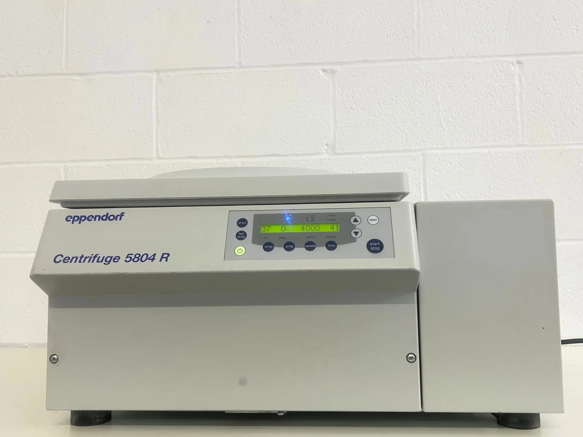 Eppendorf 5804R Centrifuge with S-4-72 Swing Bucket Rotor ( (15)