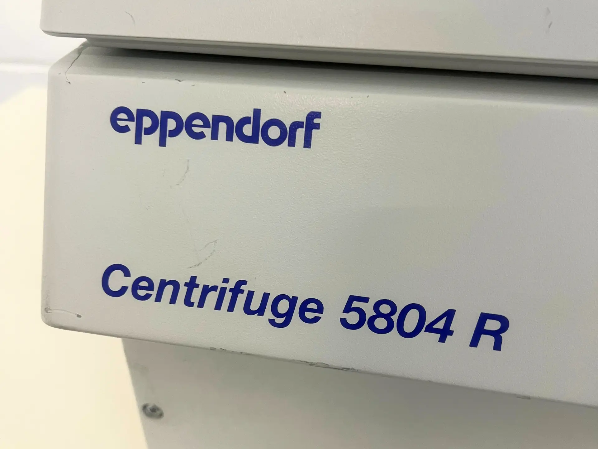 Eppendorf 5804R Centrifuge with S-4-72 Swing Bucket Rotor ( (18)