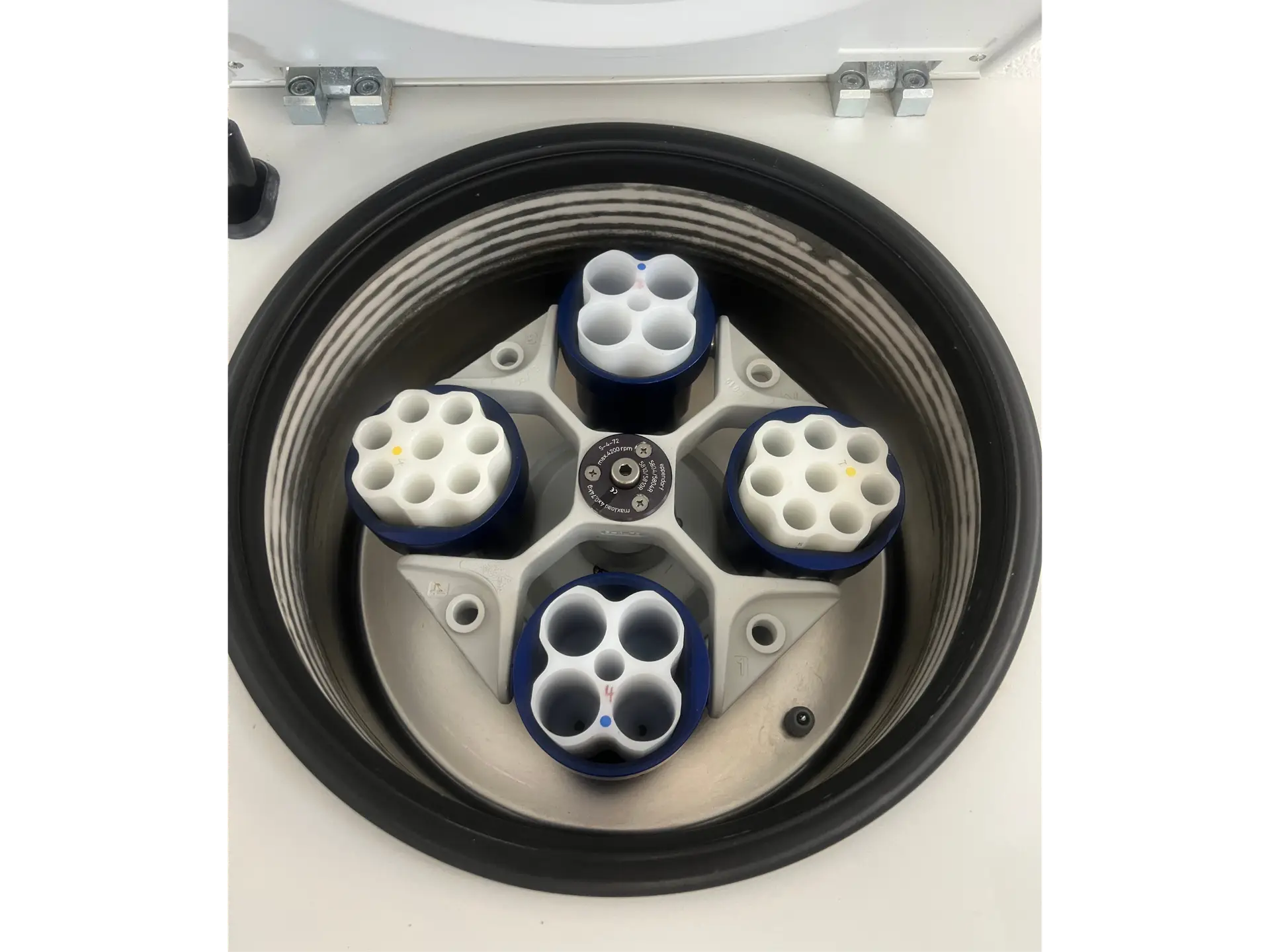 Eppendorf 5804R Centrifuge with S-4-72 Swing Bucket Rotor ( (4)