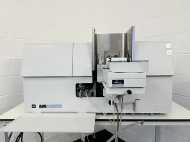 Perkin Elmer AAnalyst 700 Spectrometer