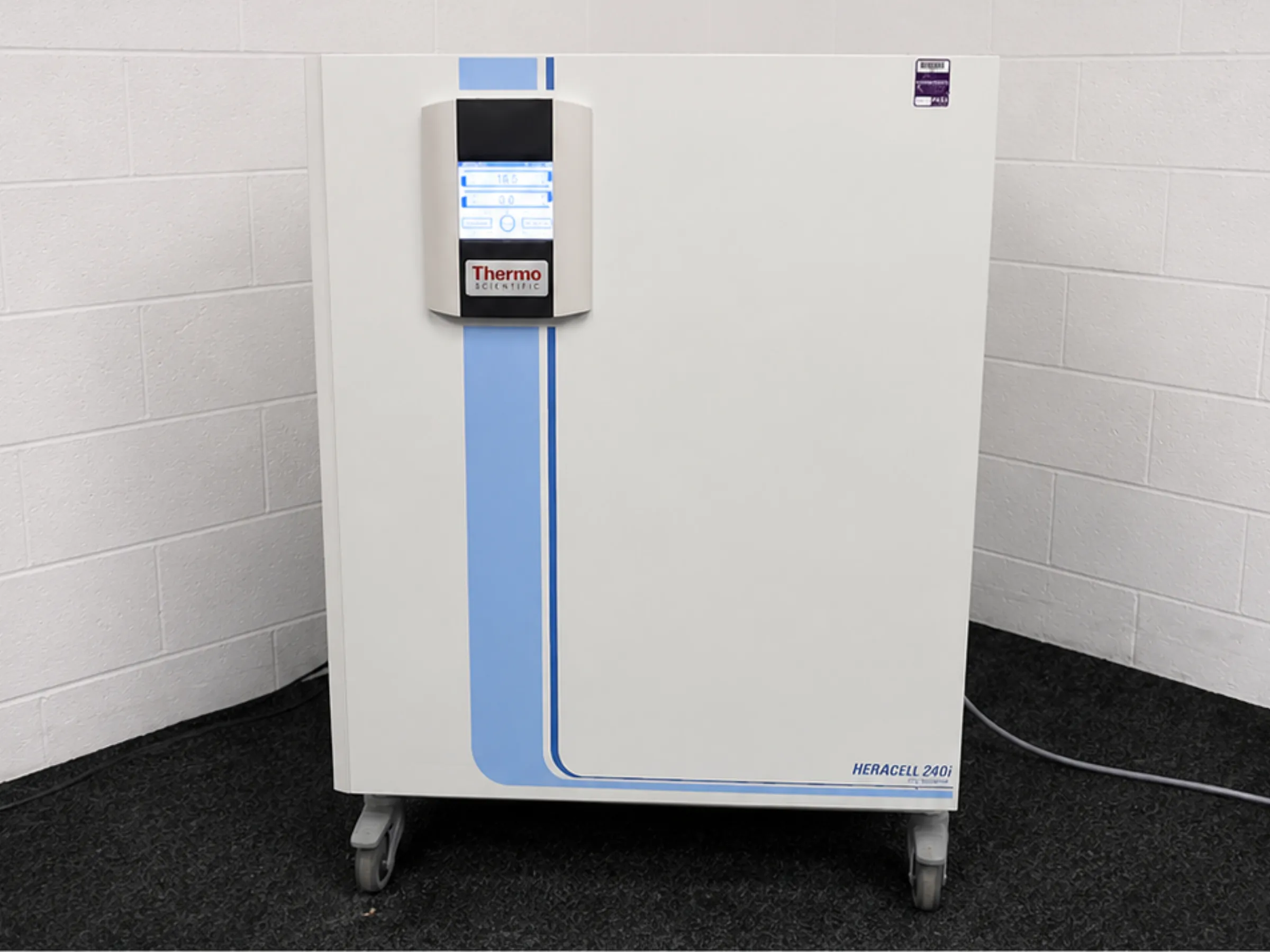 1 Thermo Scientific HERAcell 240i CO2 Incubator