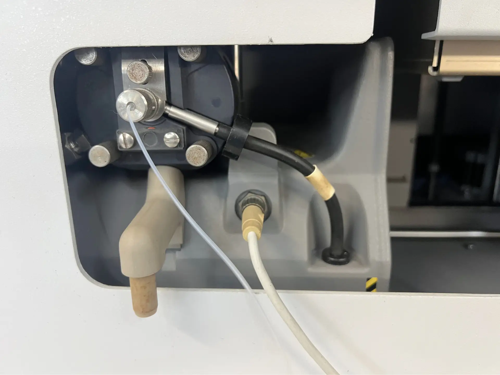 11 Perkin Elmer AAnalyst 700 Spectrometer