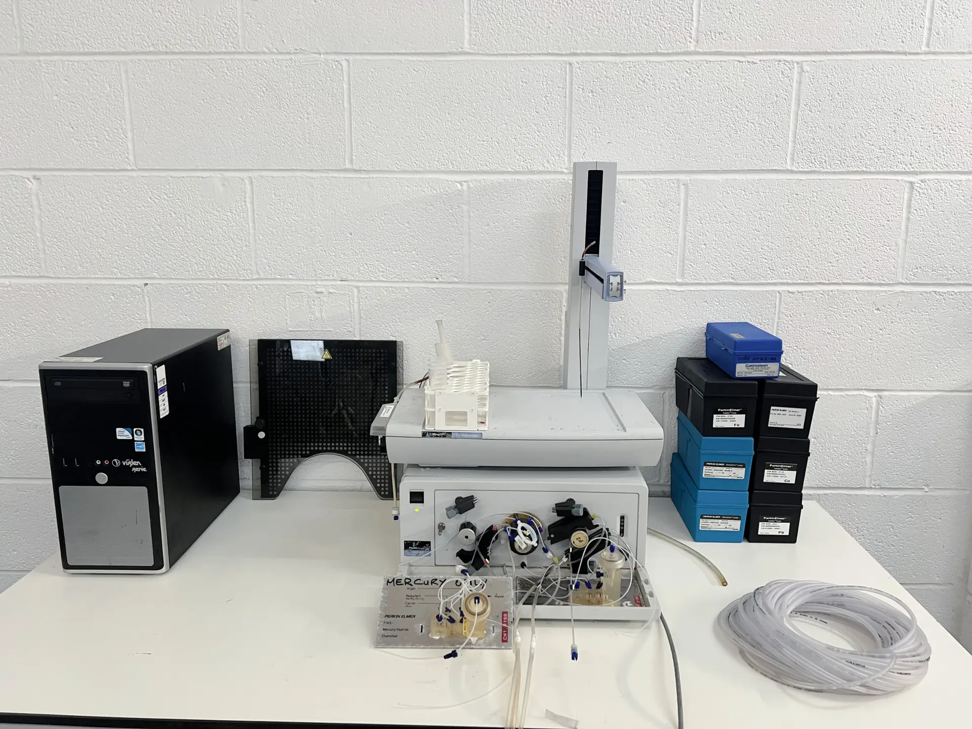 19 Perkin Elmer AAnalyst 700 Spectrometer