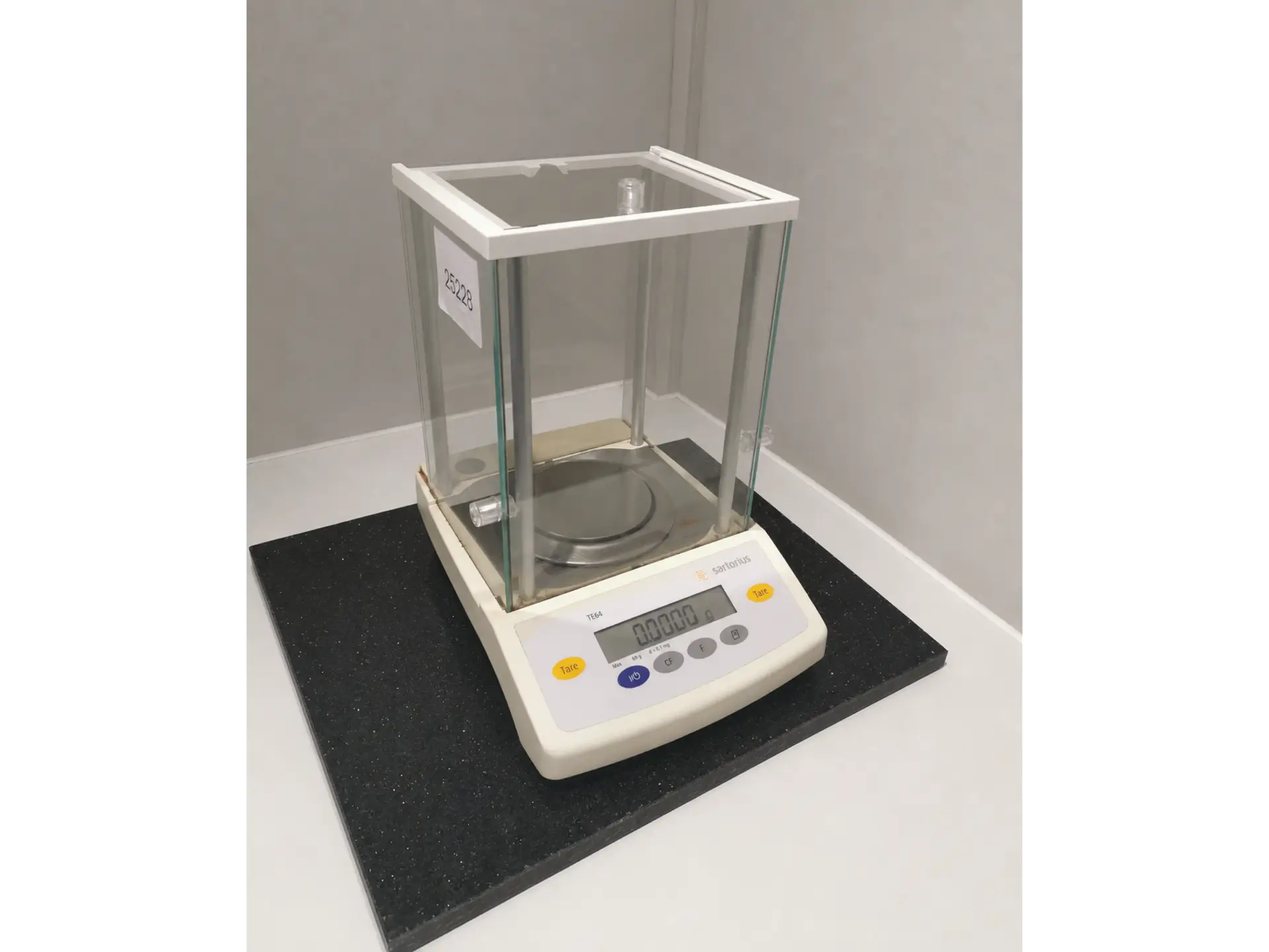2 Sartorius TE64 Analytical Balance