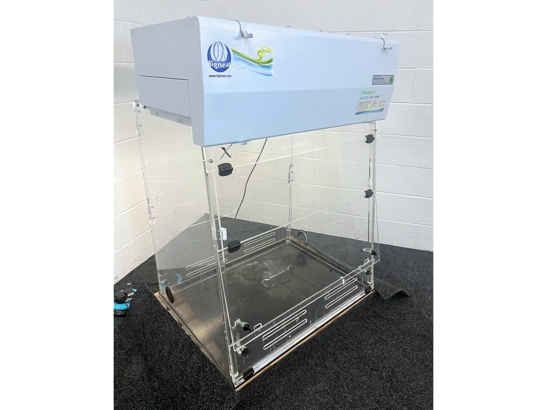 2 Bigneat Chemcap Clearview Ductless Fume Cabinet