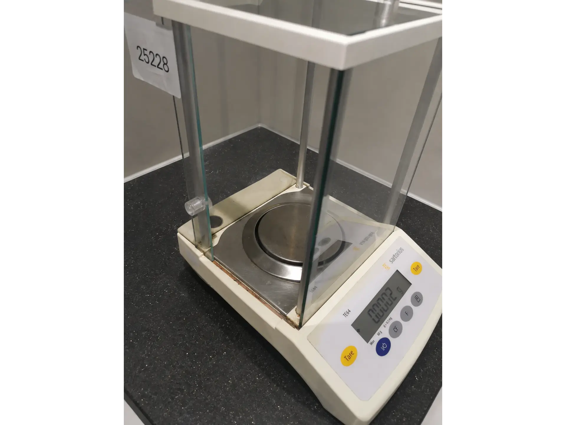 4 Sartorius TE64 Analytical Balance