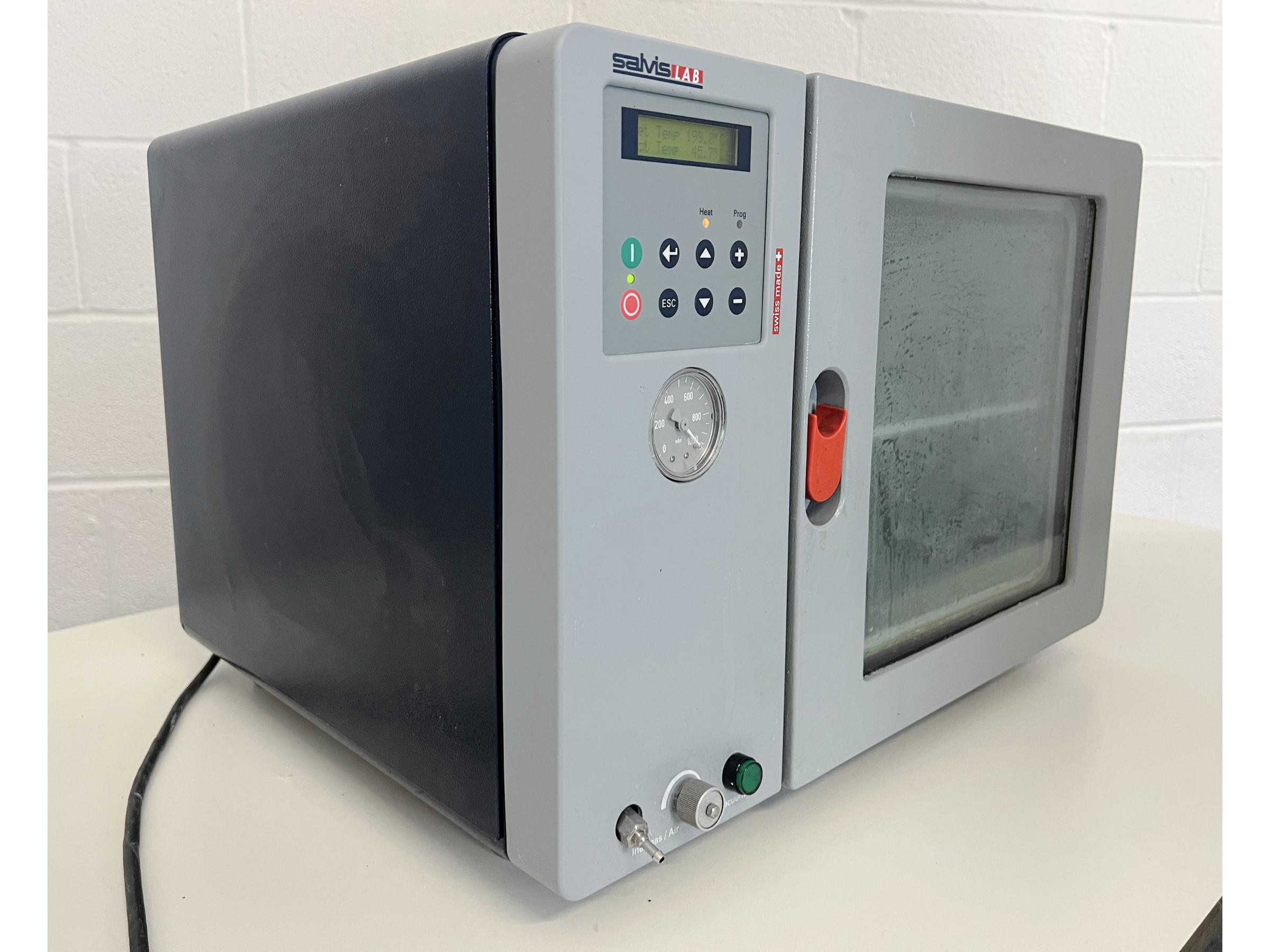 4 SalvisLab VC-20 Vacuum Oven