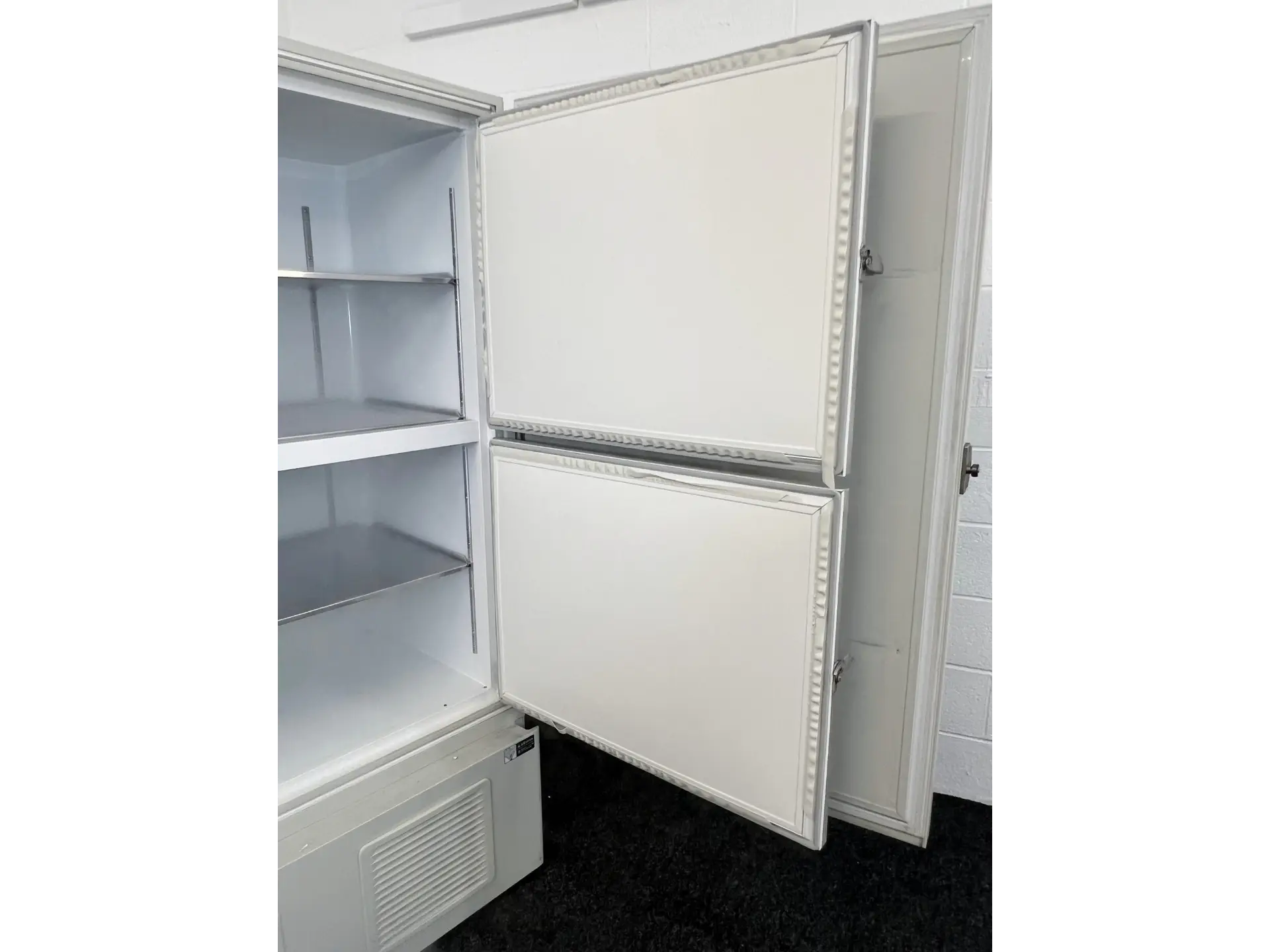 5 Sanyo MDF-U73V ULT Freezer