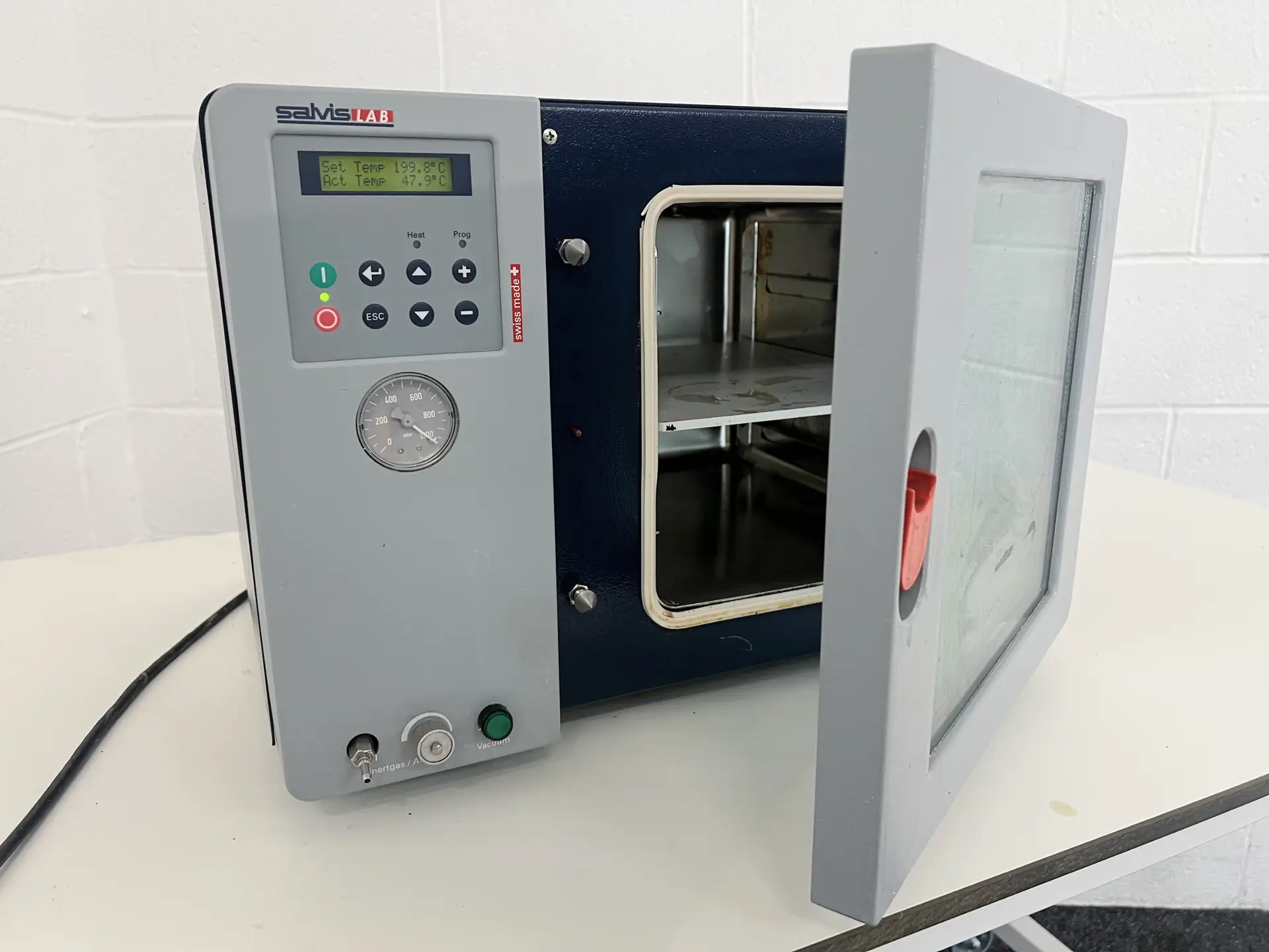 5 SalvisLab VC-20 Vacuum Oven