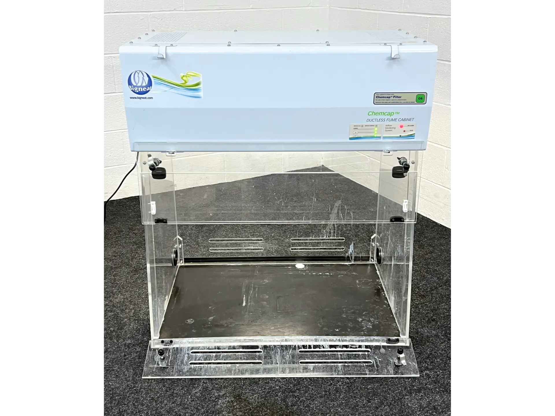 6 Bigneat Chemcap Clearview Ductless Fume Cabinet
