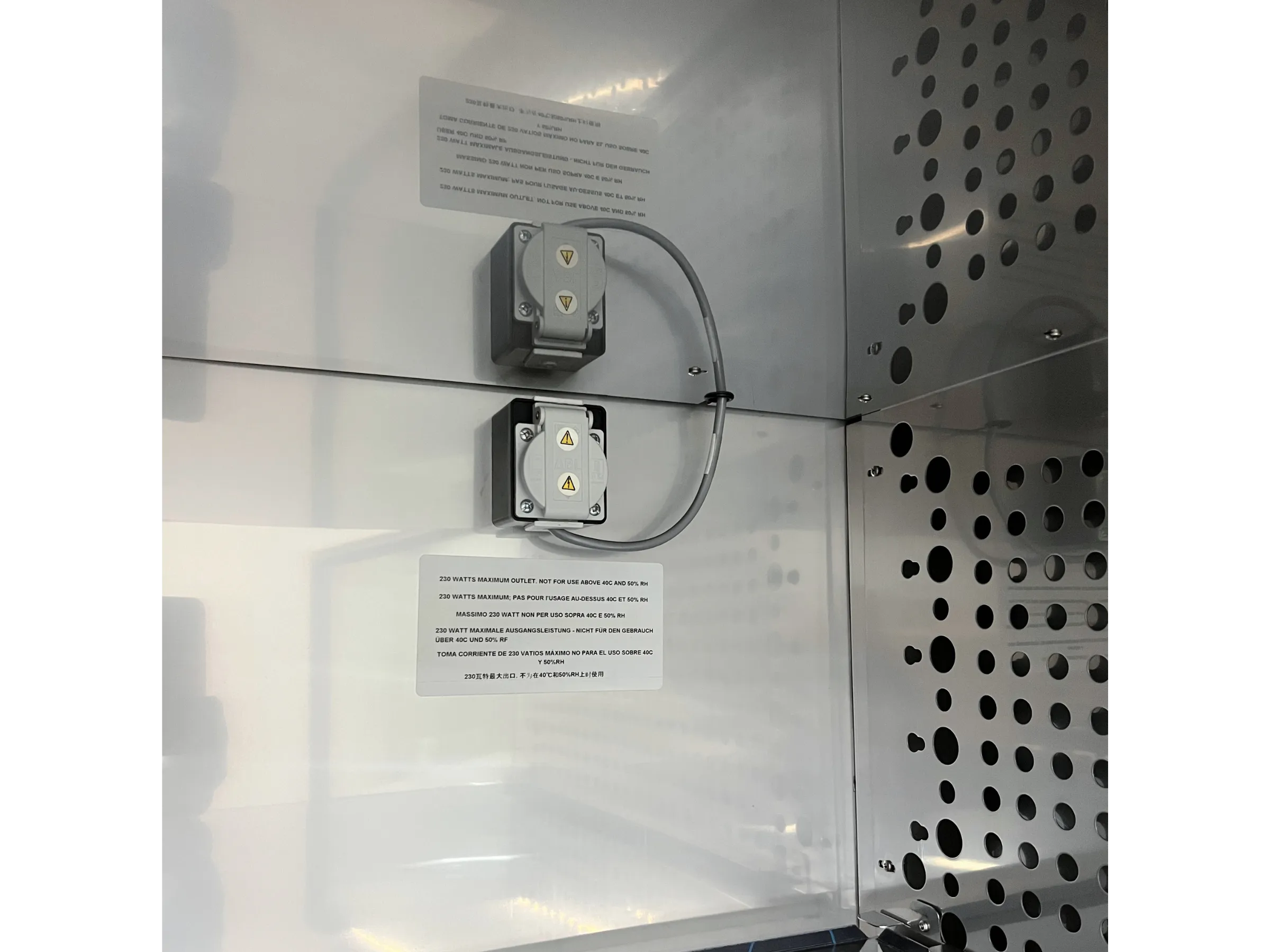 6 Thermo Scientific Reach-In CO2 Incubator