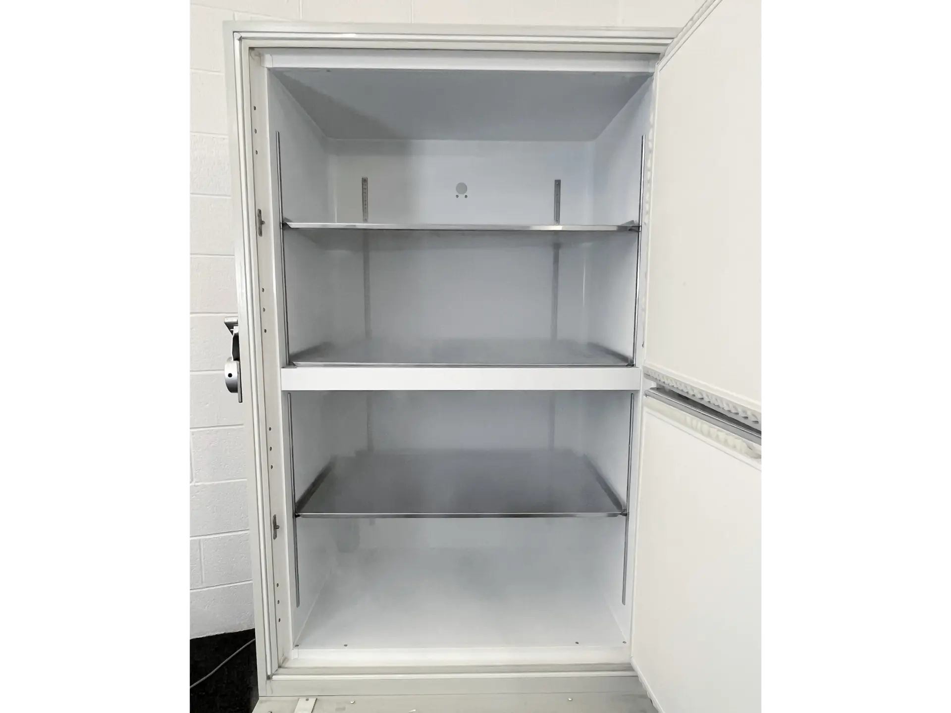 6 Sanyo MDF-U73V ULT Freezer
