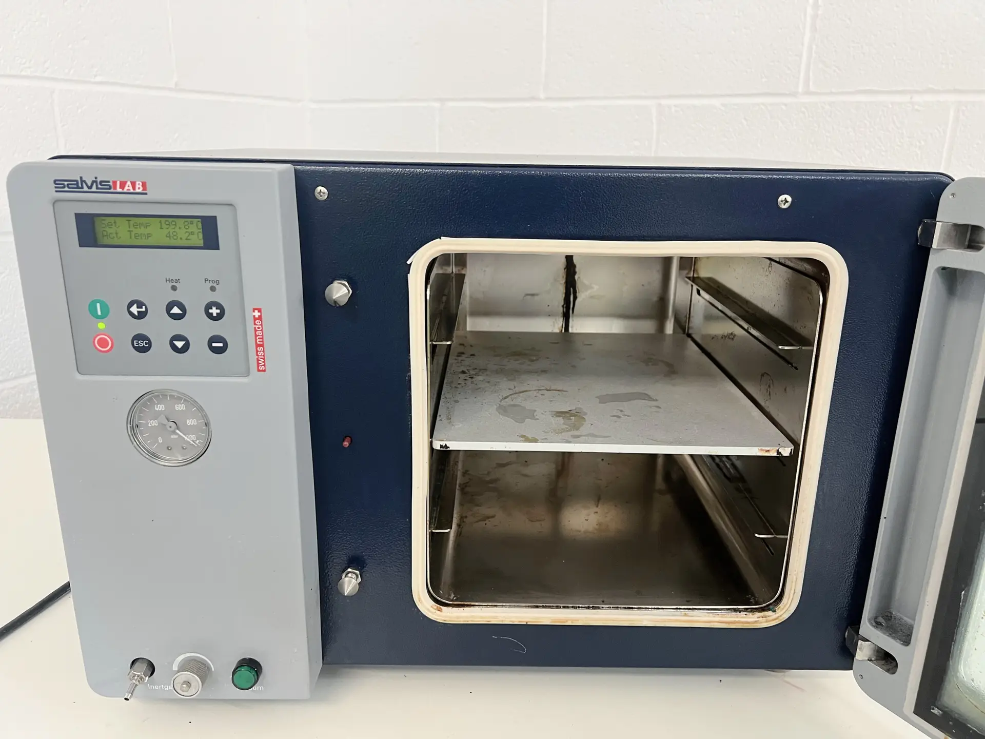 6 SalvisLab VC-20 Vacuum Oven