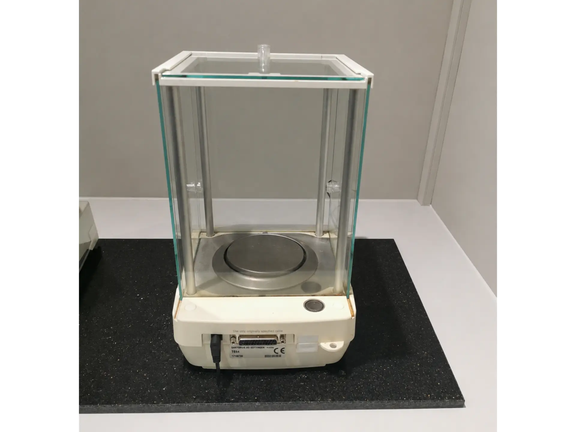 7 Sartorius TE64 Analytical Balance