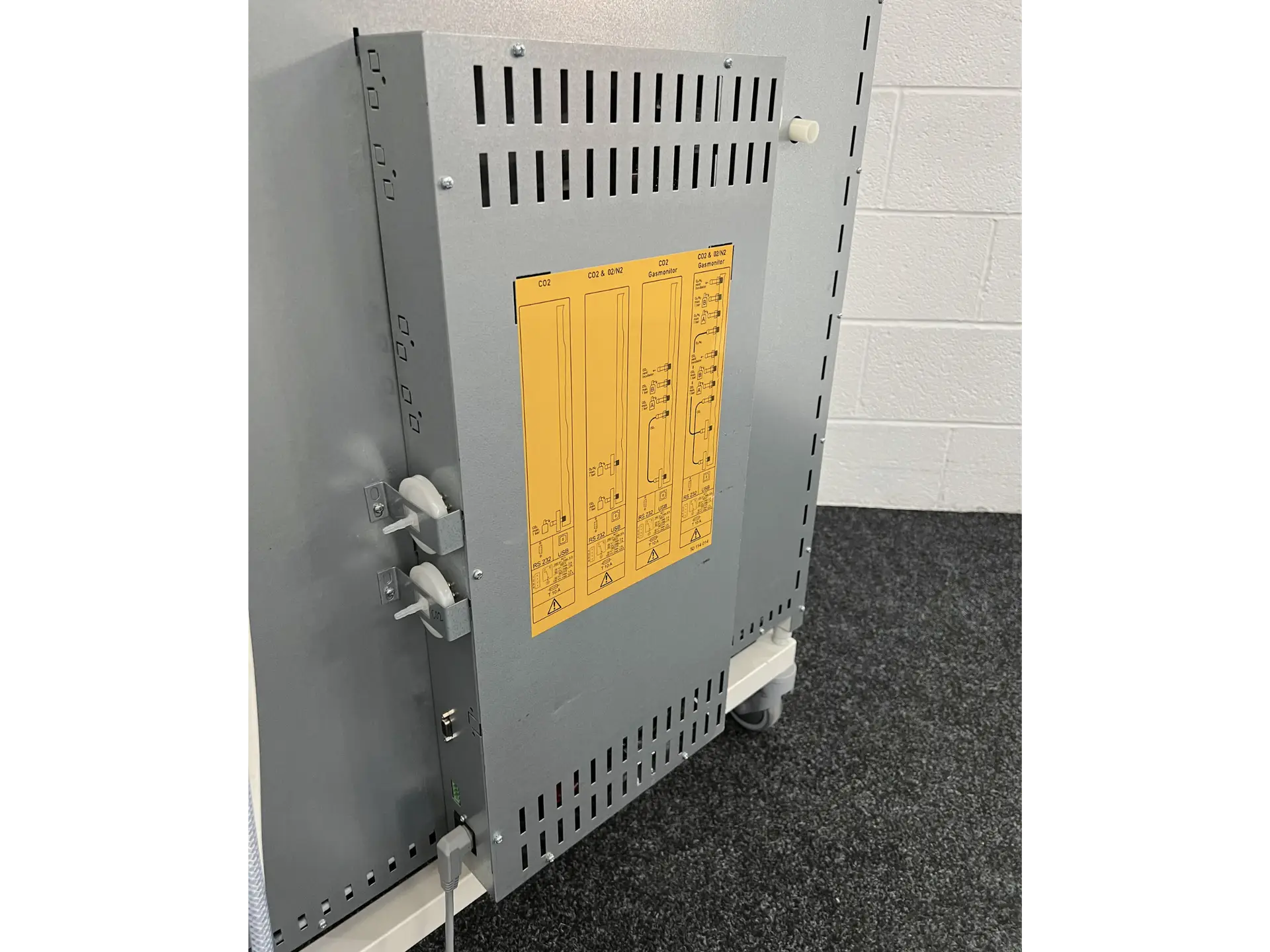 8 https://www.richmondscientific.com/product/thermo-scientific-heracell-240i-co2-incubator