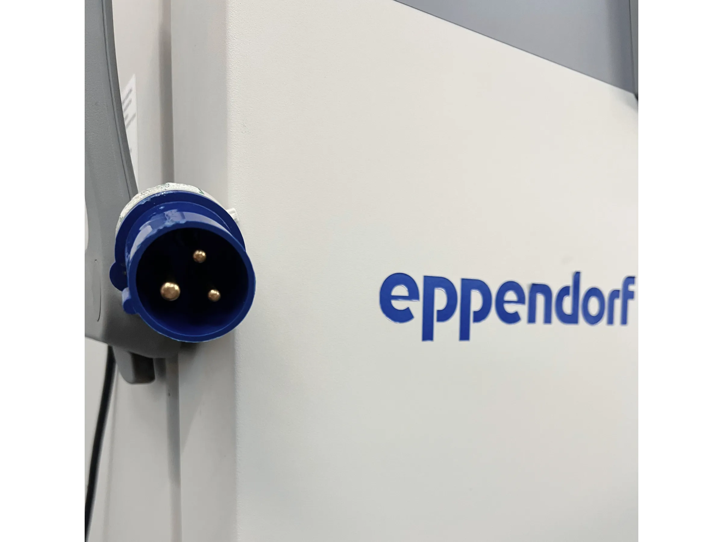 Eppendorf Cryocube F570h ULT Freezer