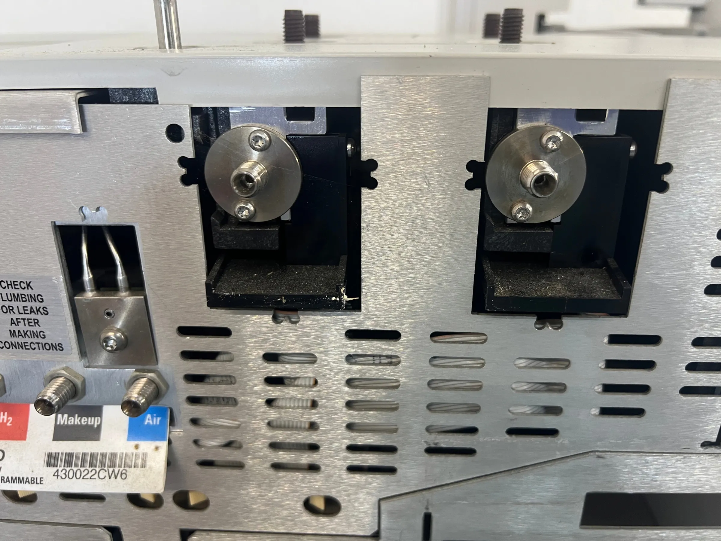 14 Agilent 6890 Series GC w/ Autosampler & Injector