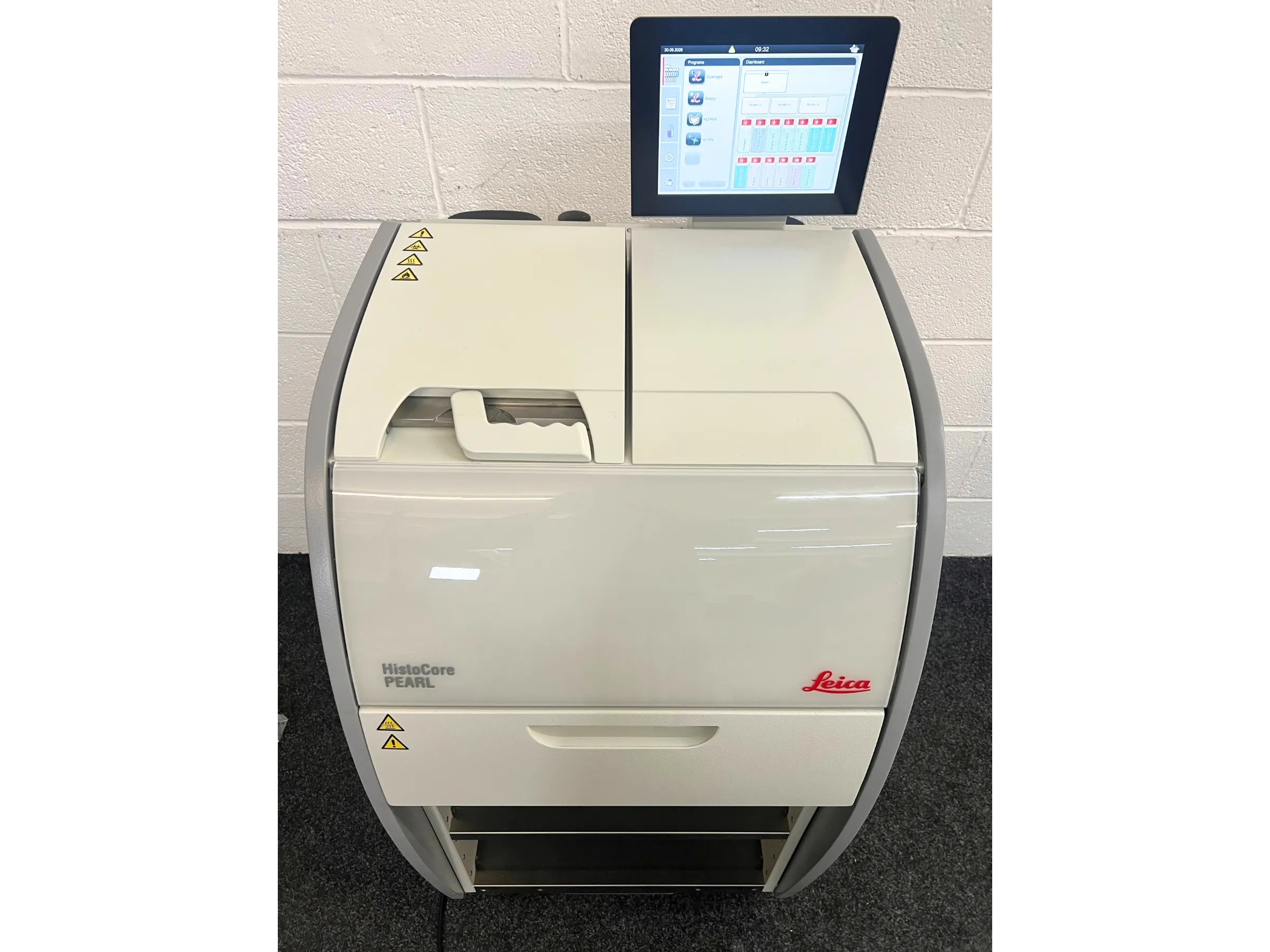16 Leica HistoCore PEARL Tissue Processor