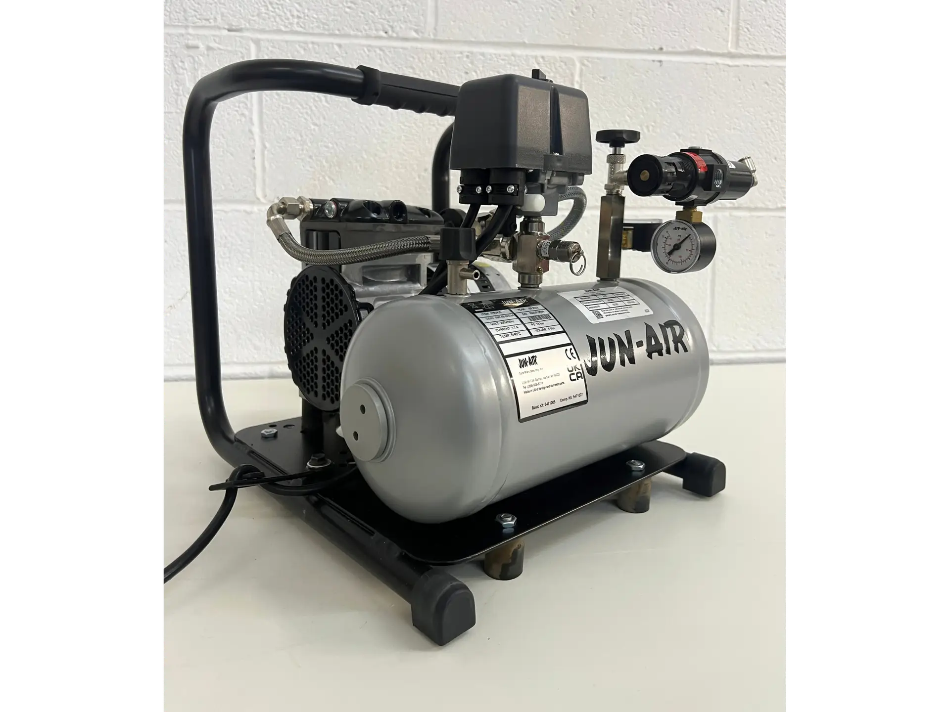 2 Jun-Air Oil Free Piston Air Compressor