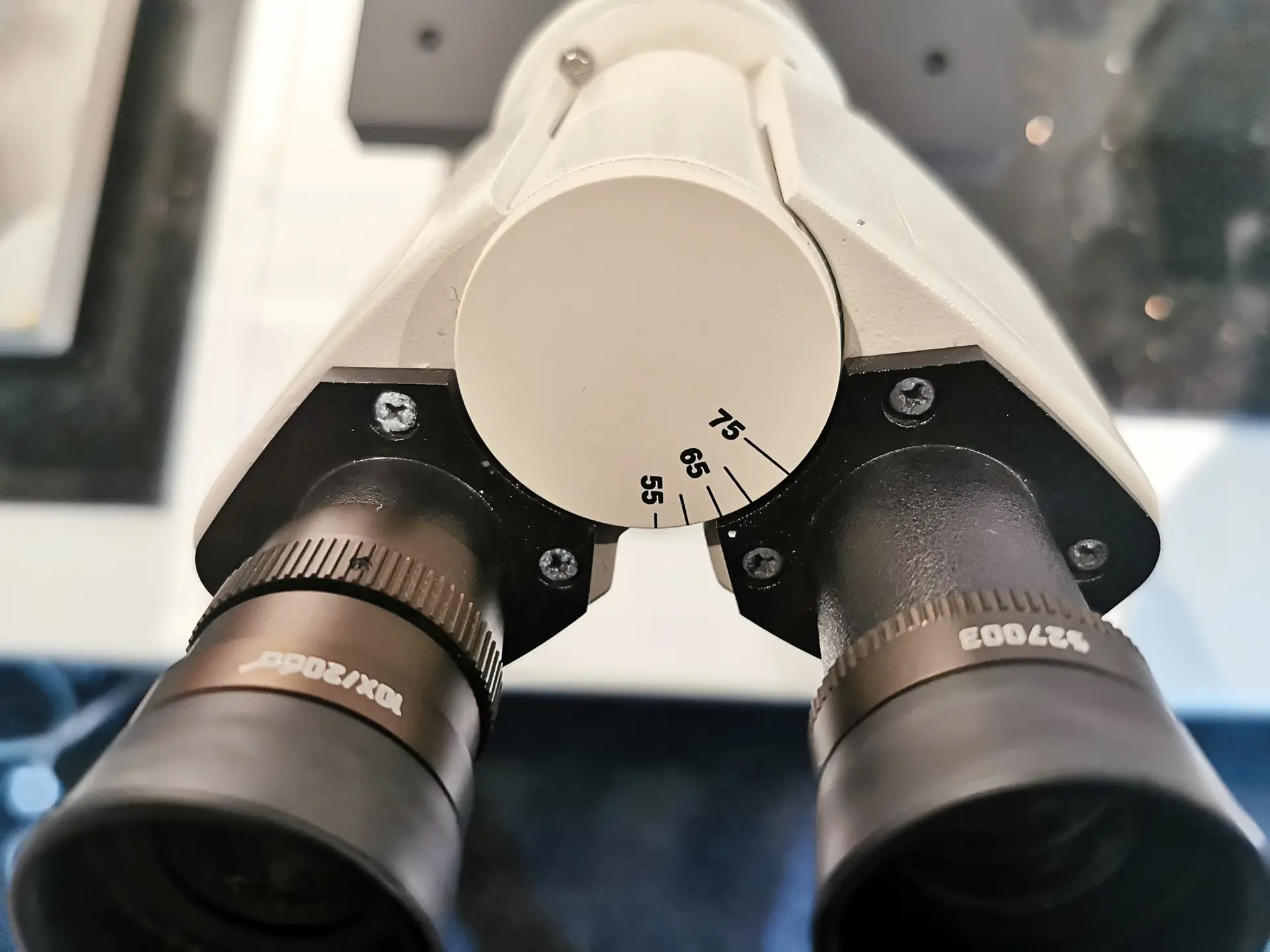 4 Leica DMIL Inverted Microscope