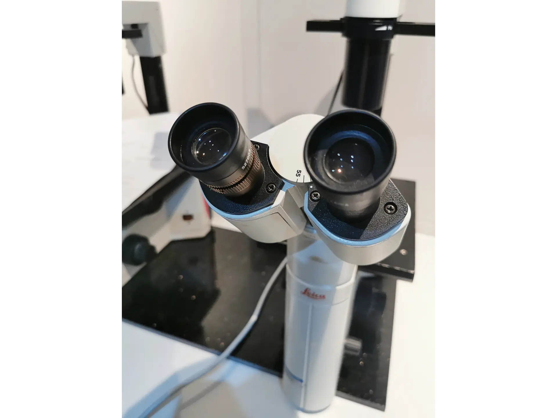 5 Leica DMIL Inverted Microscope