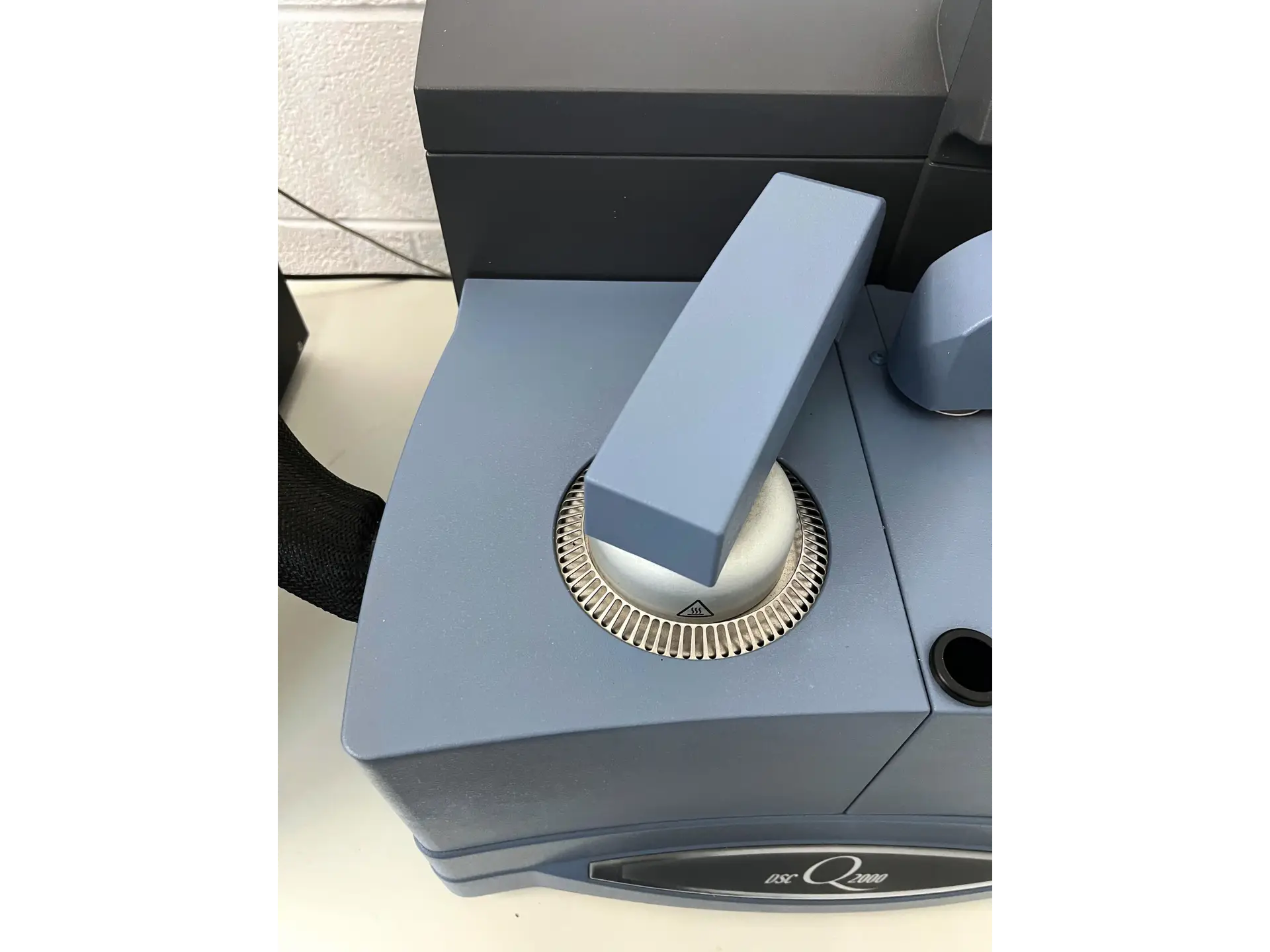 6 DSC Q2000 Differential Scanning Calorimeter