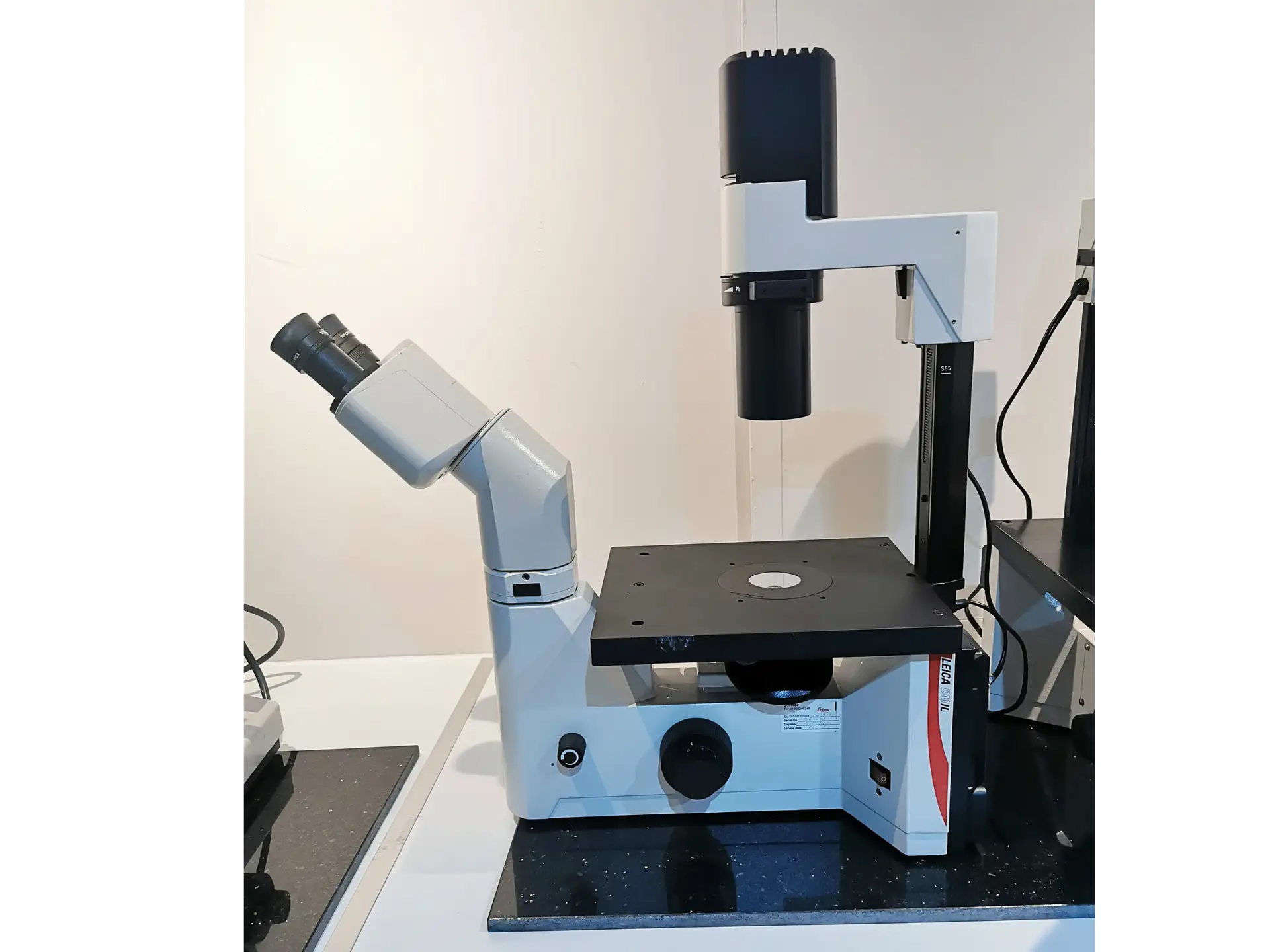 7 Leica DMIL Inverted Microscope