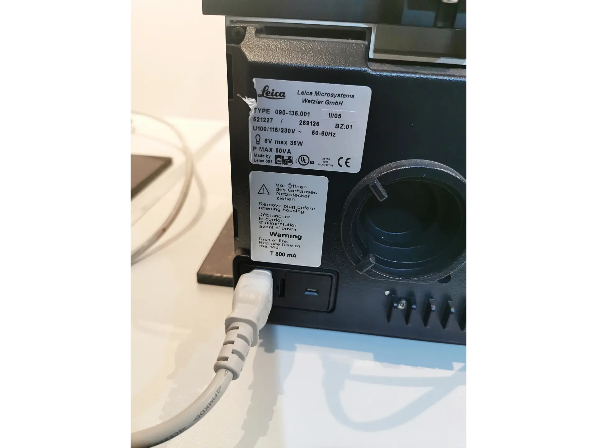 8 Leica DMIL Inverted Microscope