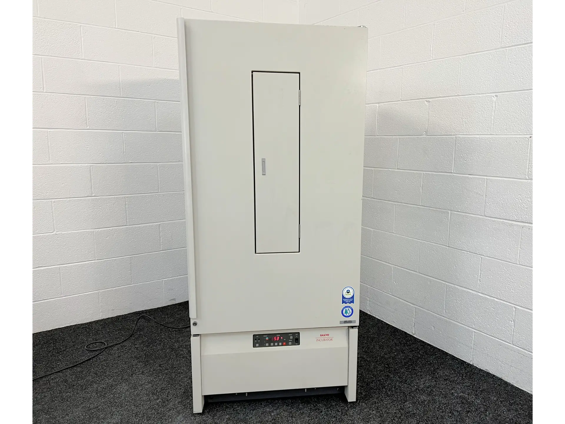 1 Sanyo MIR-553 Cooled Incubator