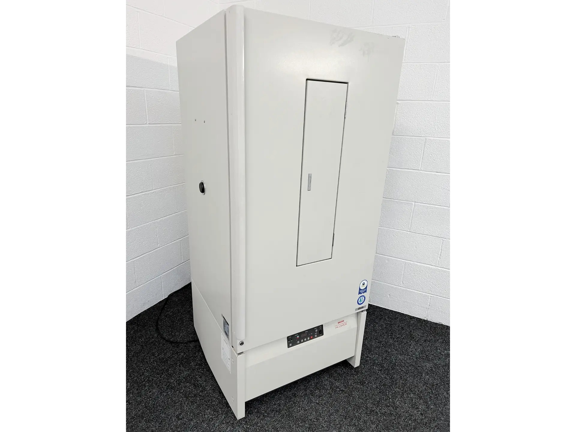 2 Sanyo MIR-553 Cooled Incubator