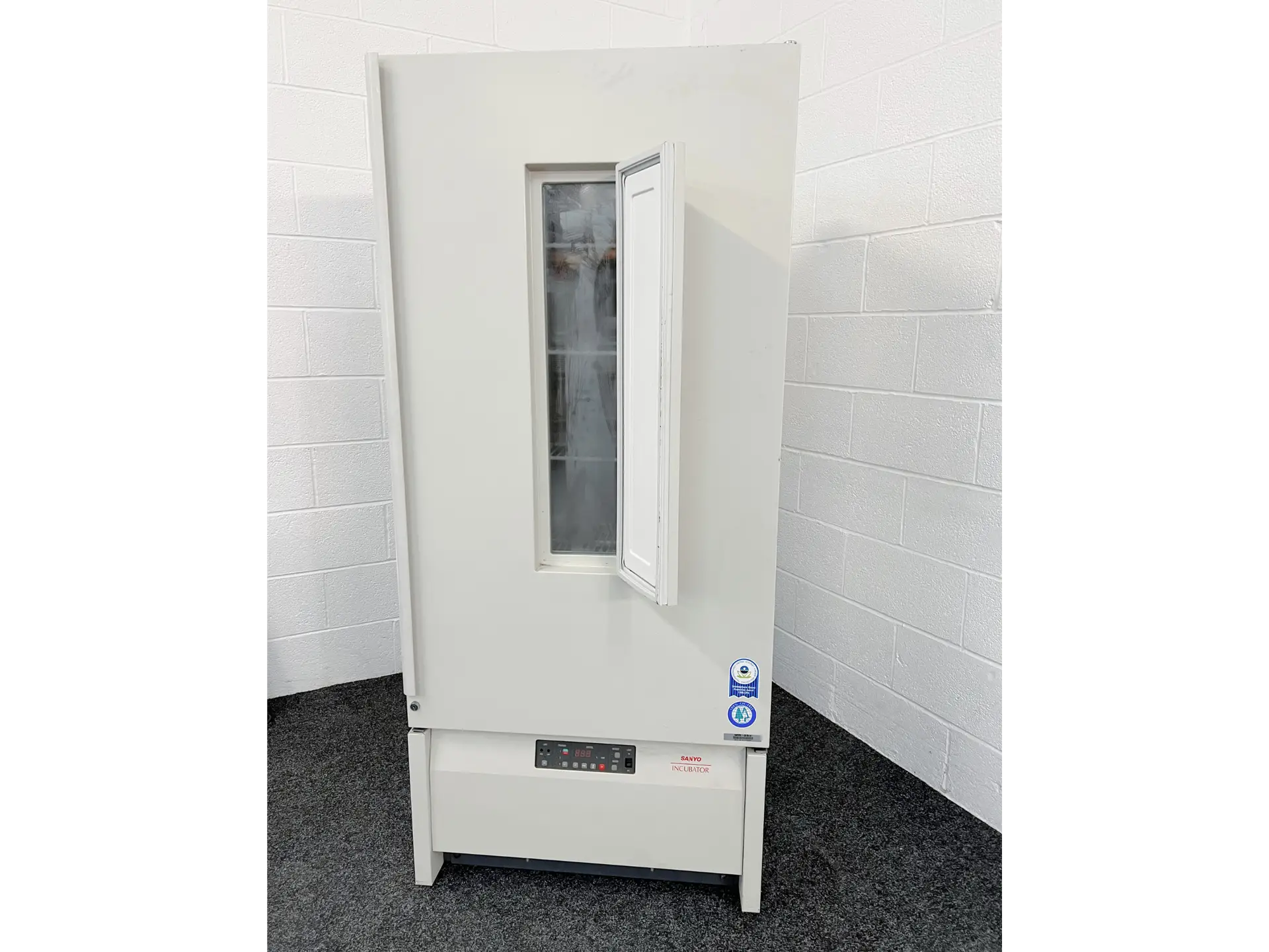 3 Sanyo MIR-553 Cooled Incubator