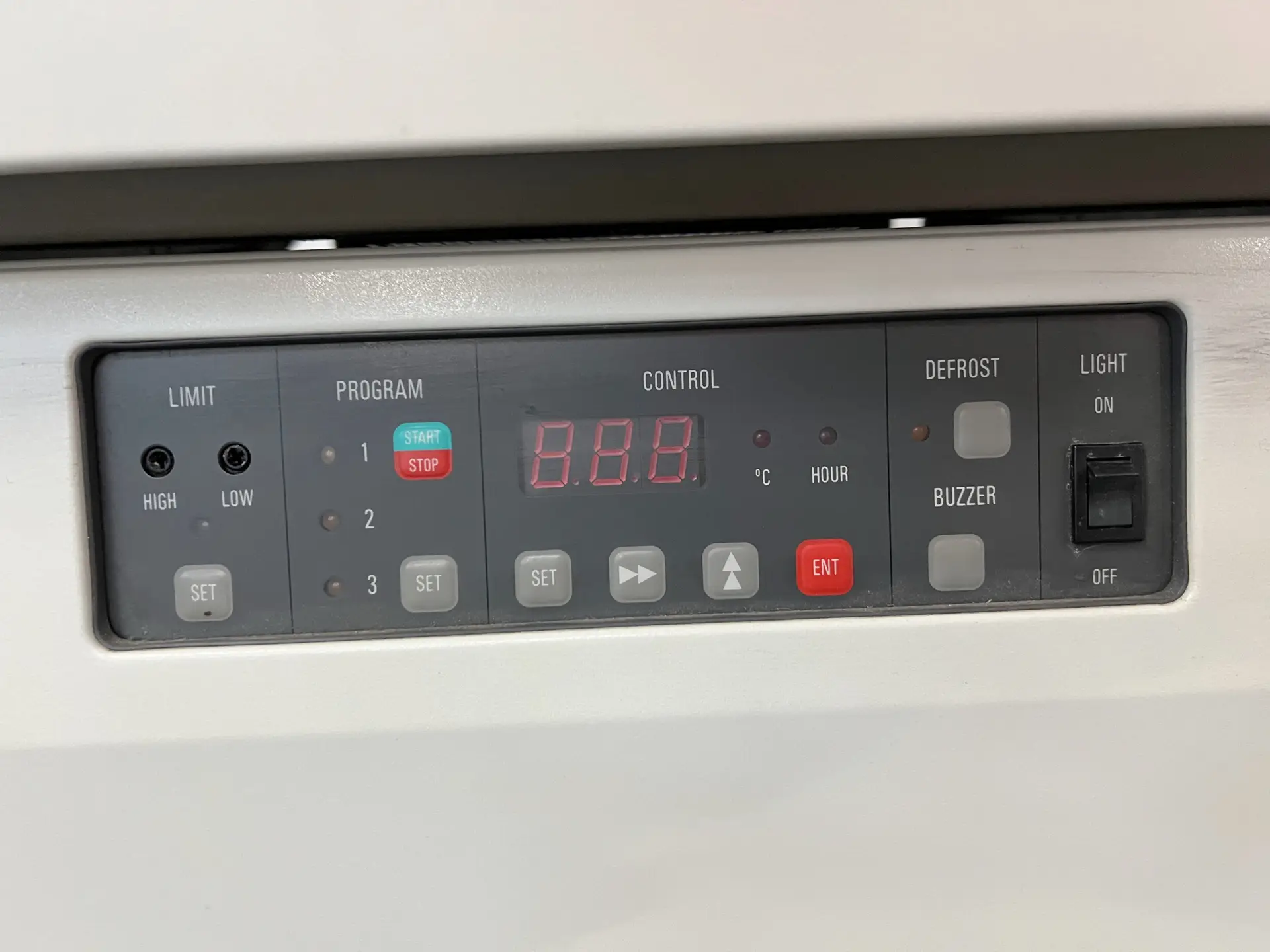 5 Sanyo MIR-553 Cooled Incubator